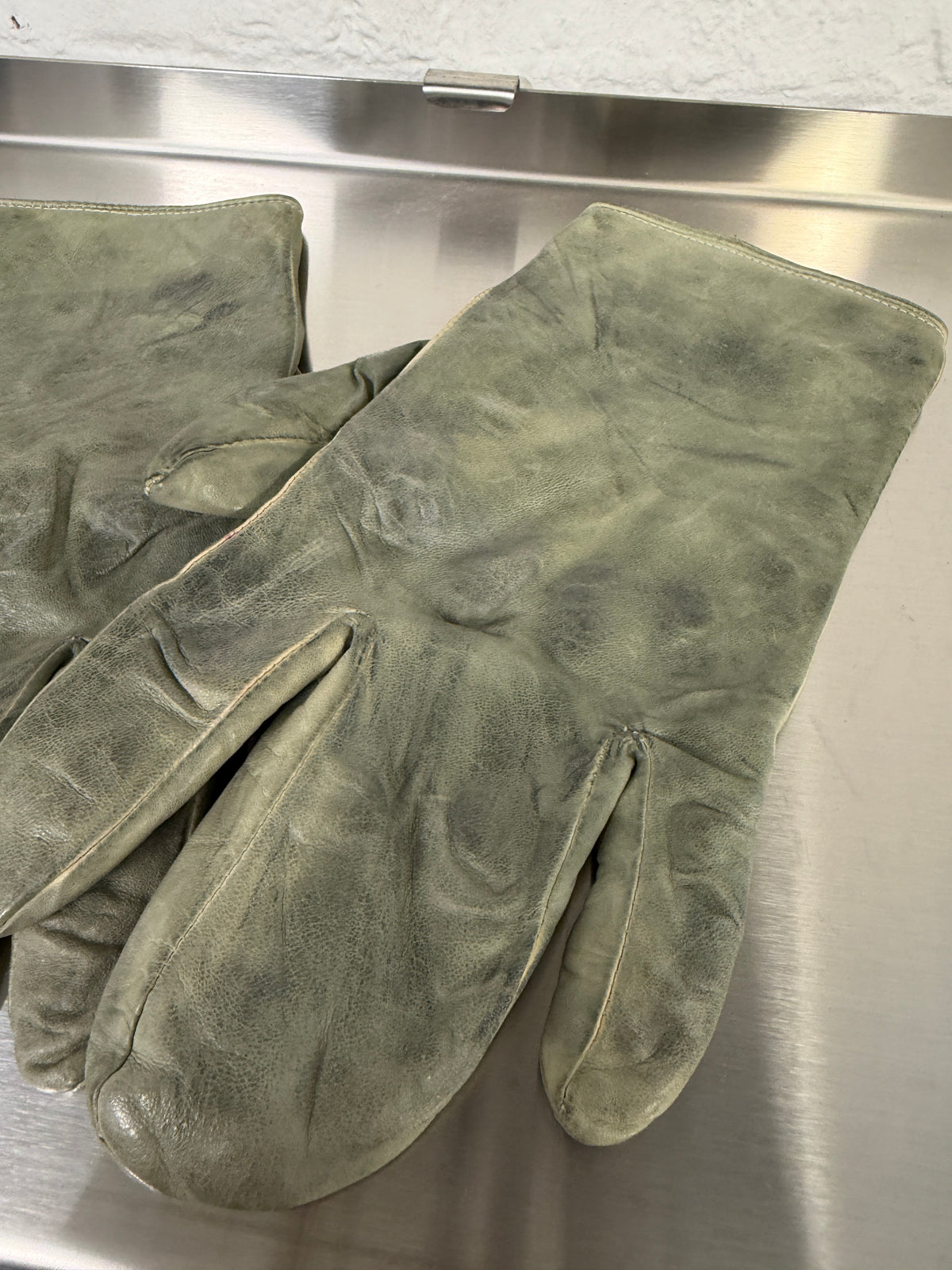 Carol Christian Poell Object-Dyed Kangaroo Leather Conjoined-Finger Gloves
