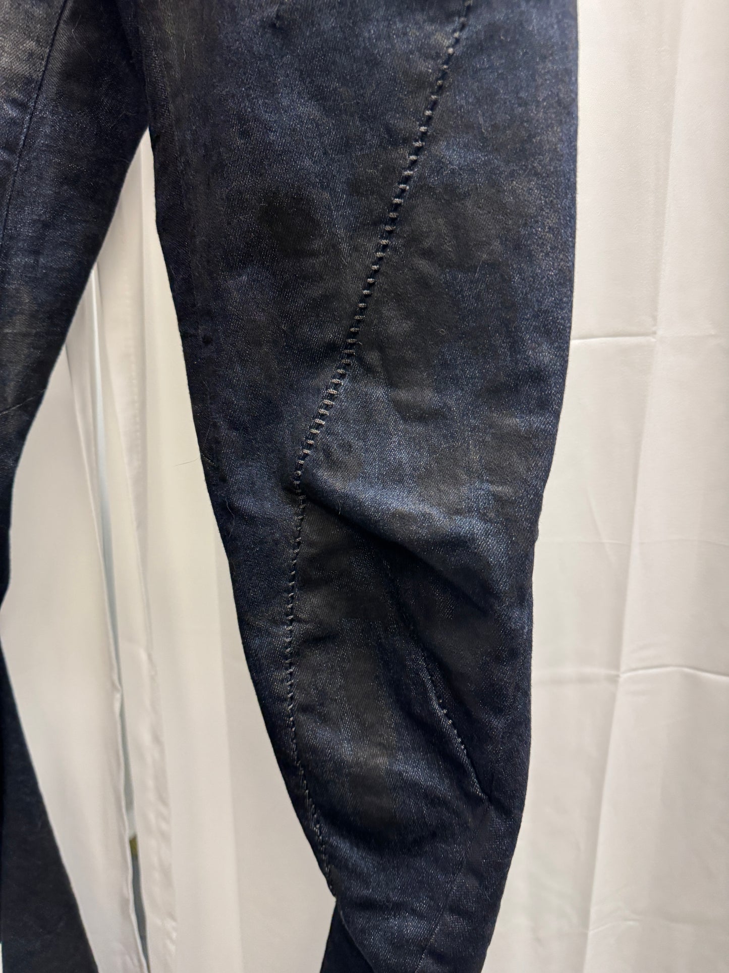 D.Hygen Twist Cut Overlocked Oil Jeans