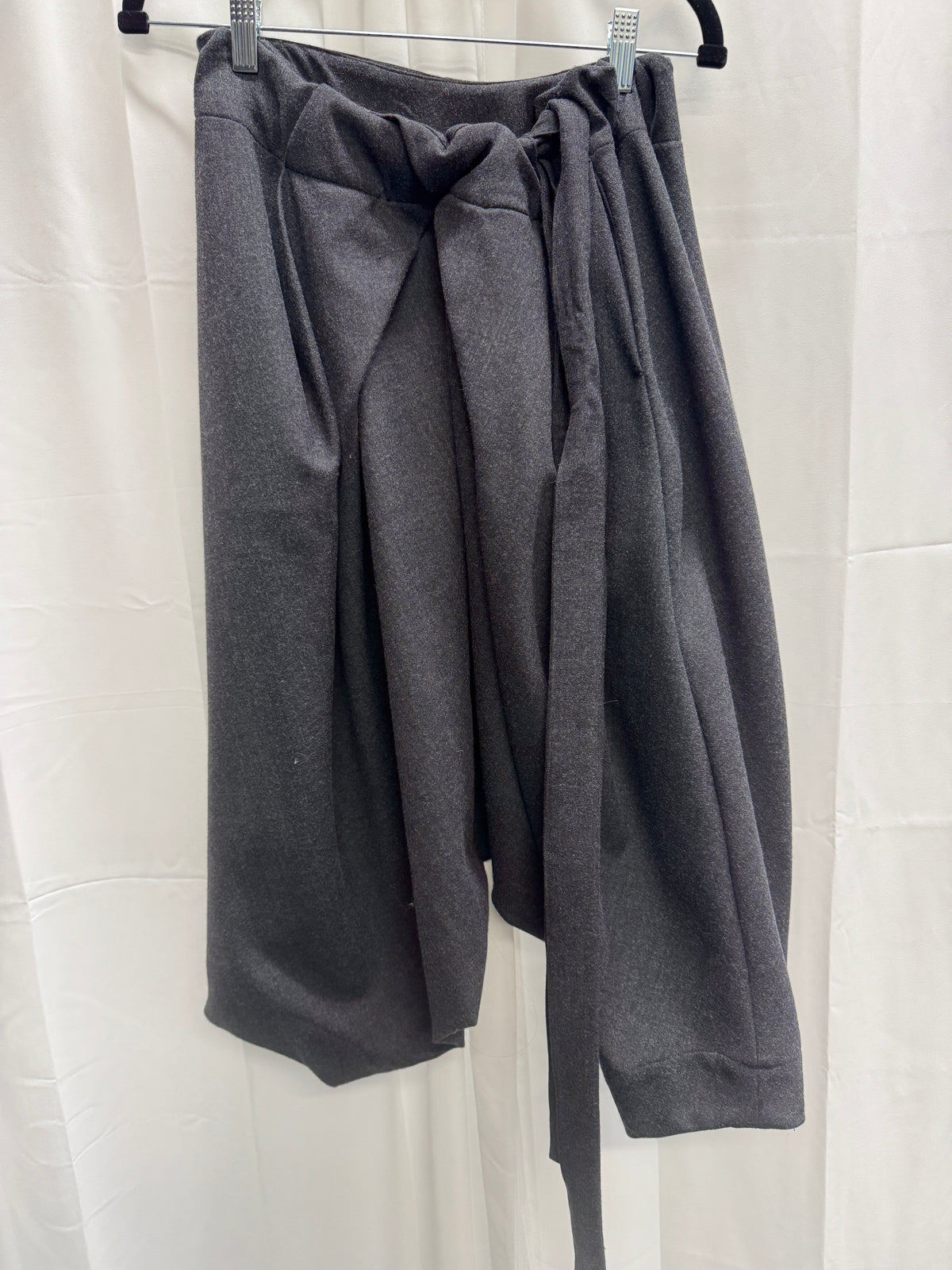 s/stere Waist-Tie Hakama Wool Cropped Trousers