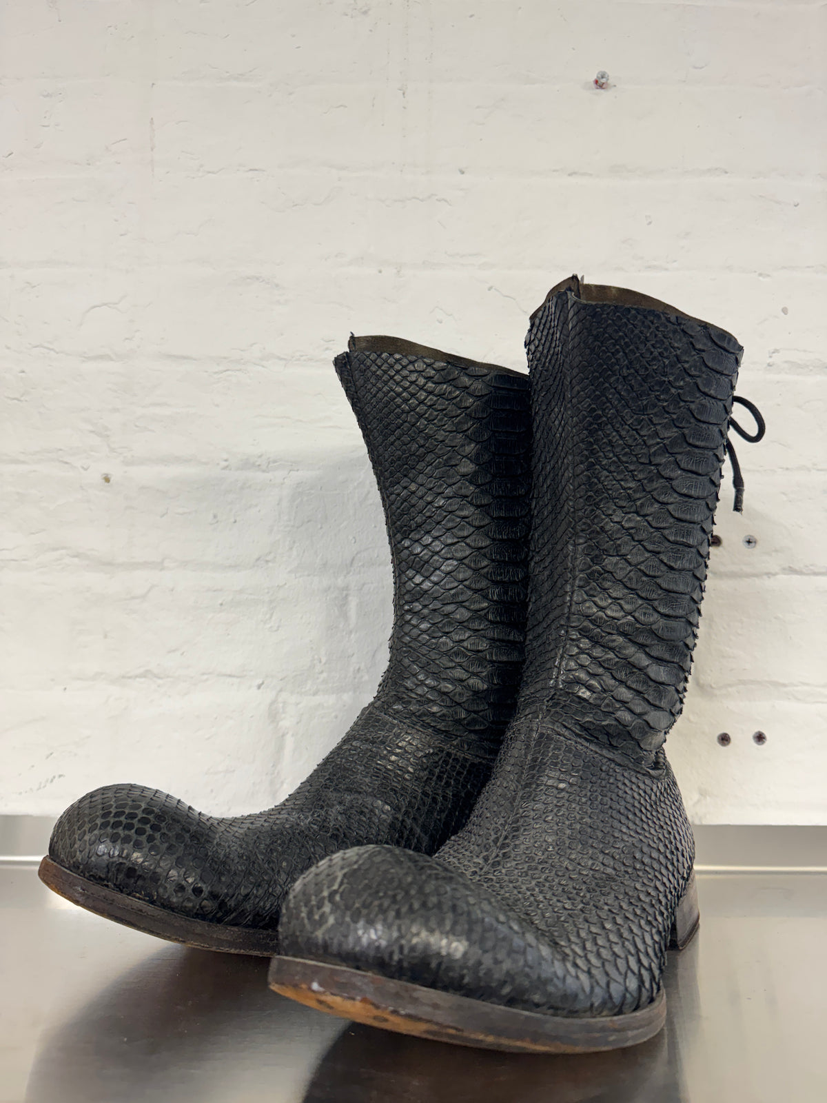 CARPE DIEM Early 00s 100% Python S63M Back-Lace Boots