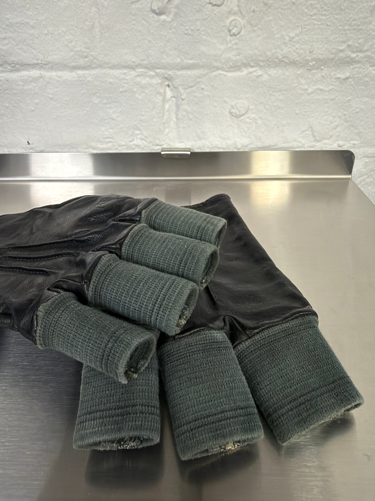 Carol Christian Poell Disparate Fingercuff Gloves in Black Horse Leather