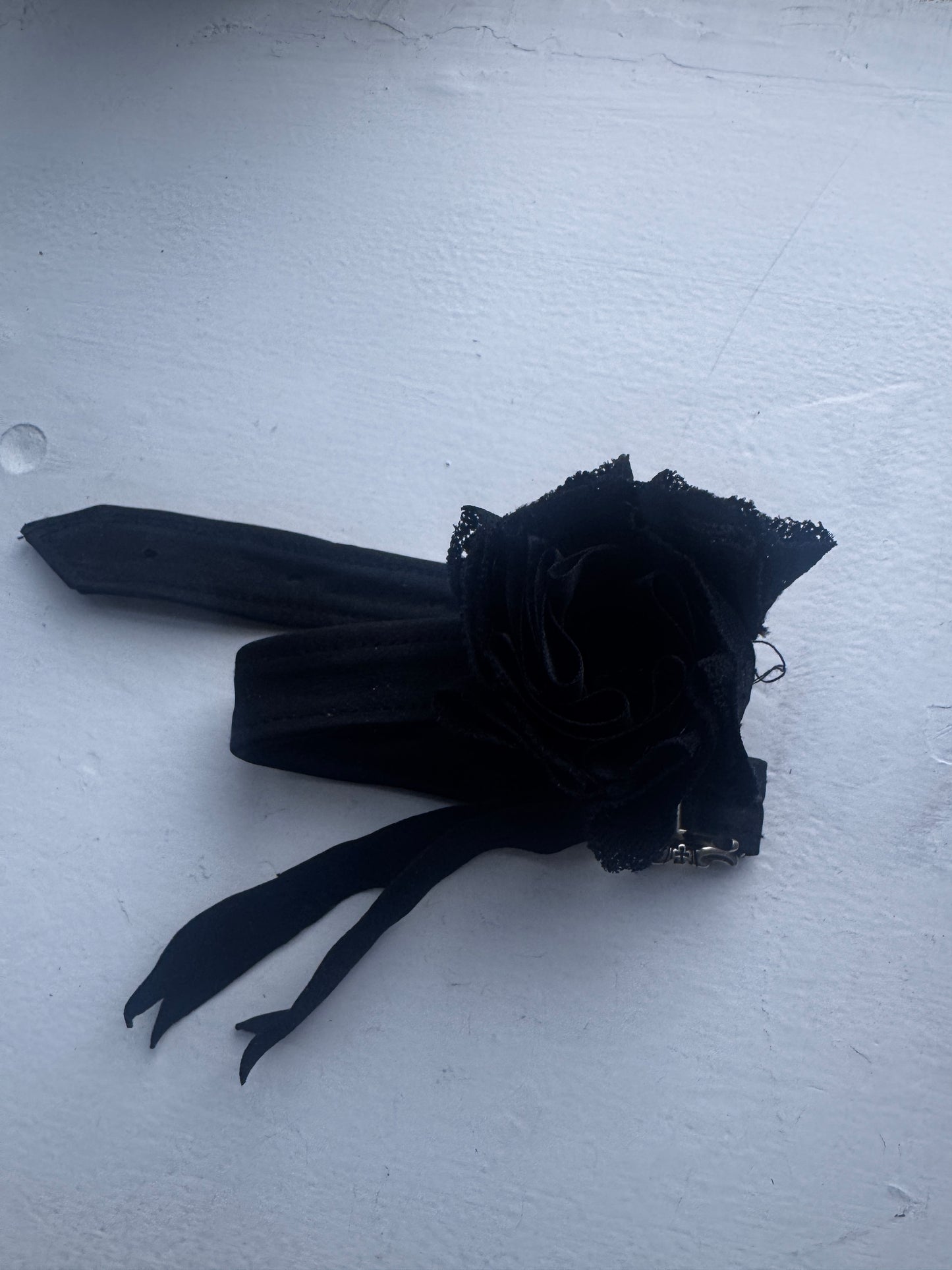 yarden dachut leather rose choker