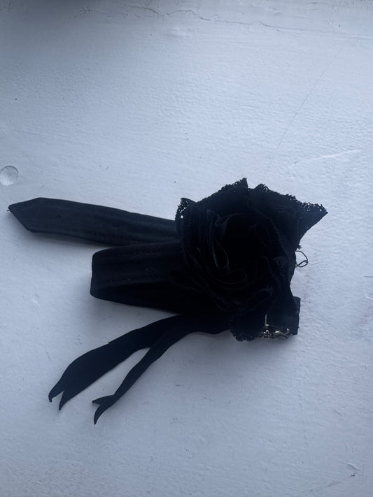 yarden dachut leather rose choker