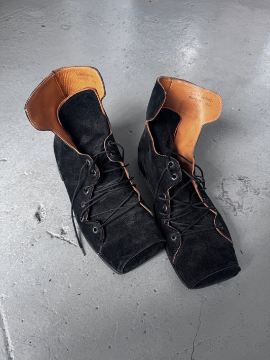 Old Curiosity Shop Suede Hog Toe