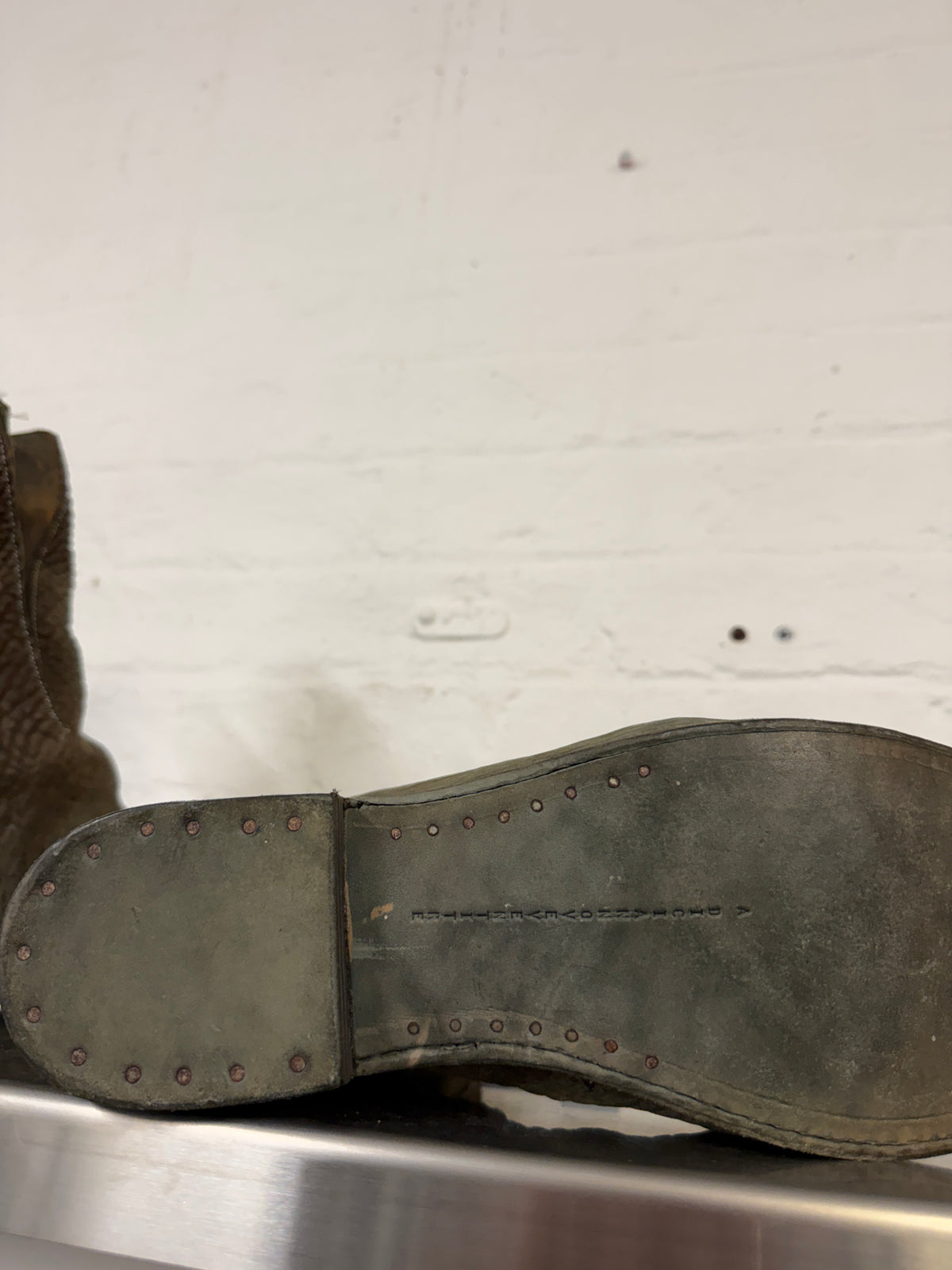 A Diciannoveventitre (A1923) Textured Leather Slit Boots (42)