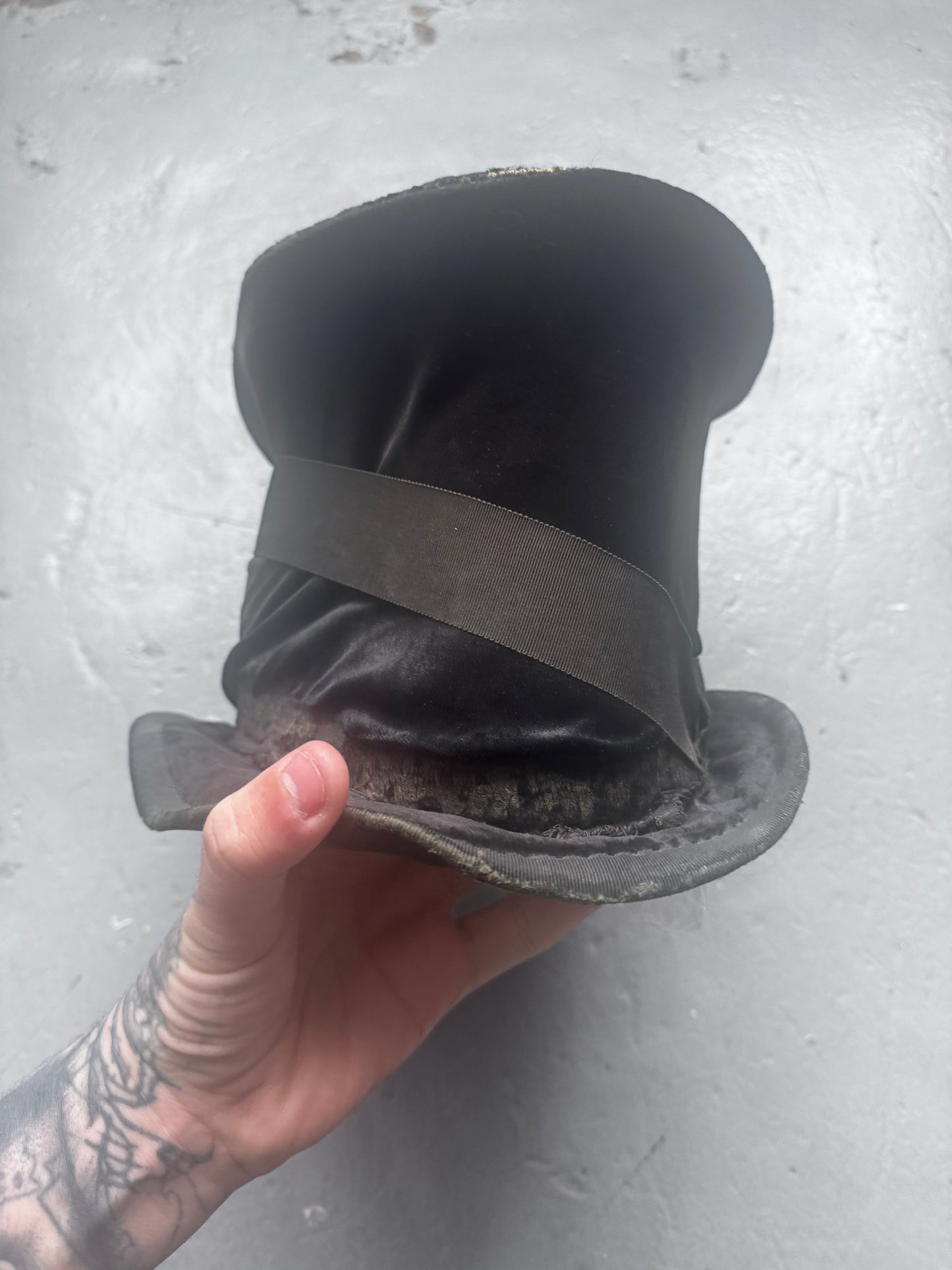 twisted antique theatre top hat