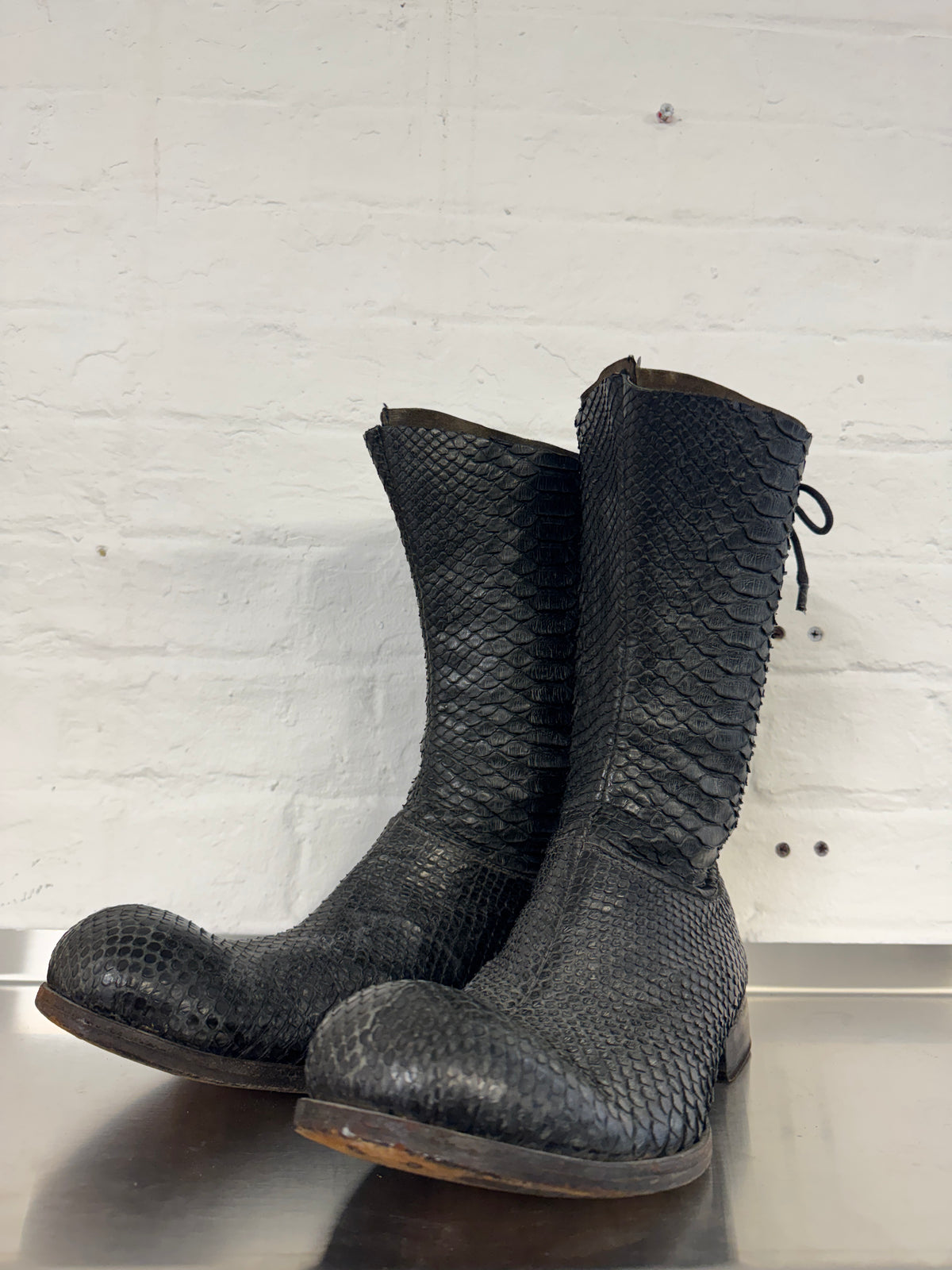 CARPE DIEM Early 00s 100% Python S63M Back-Lace Boots