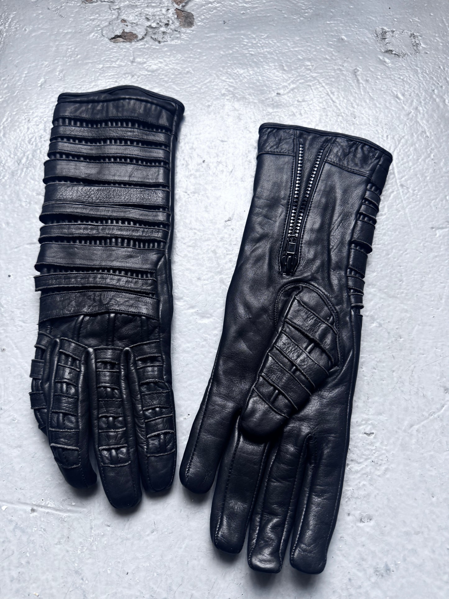 KTZ binder leather gloves