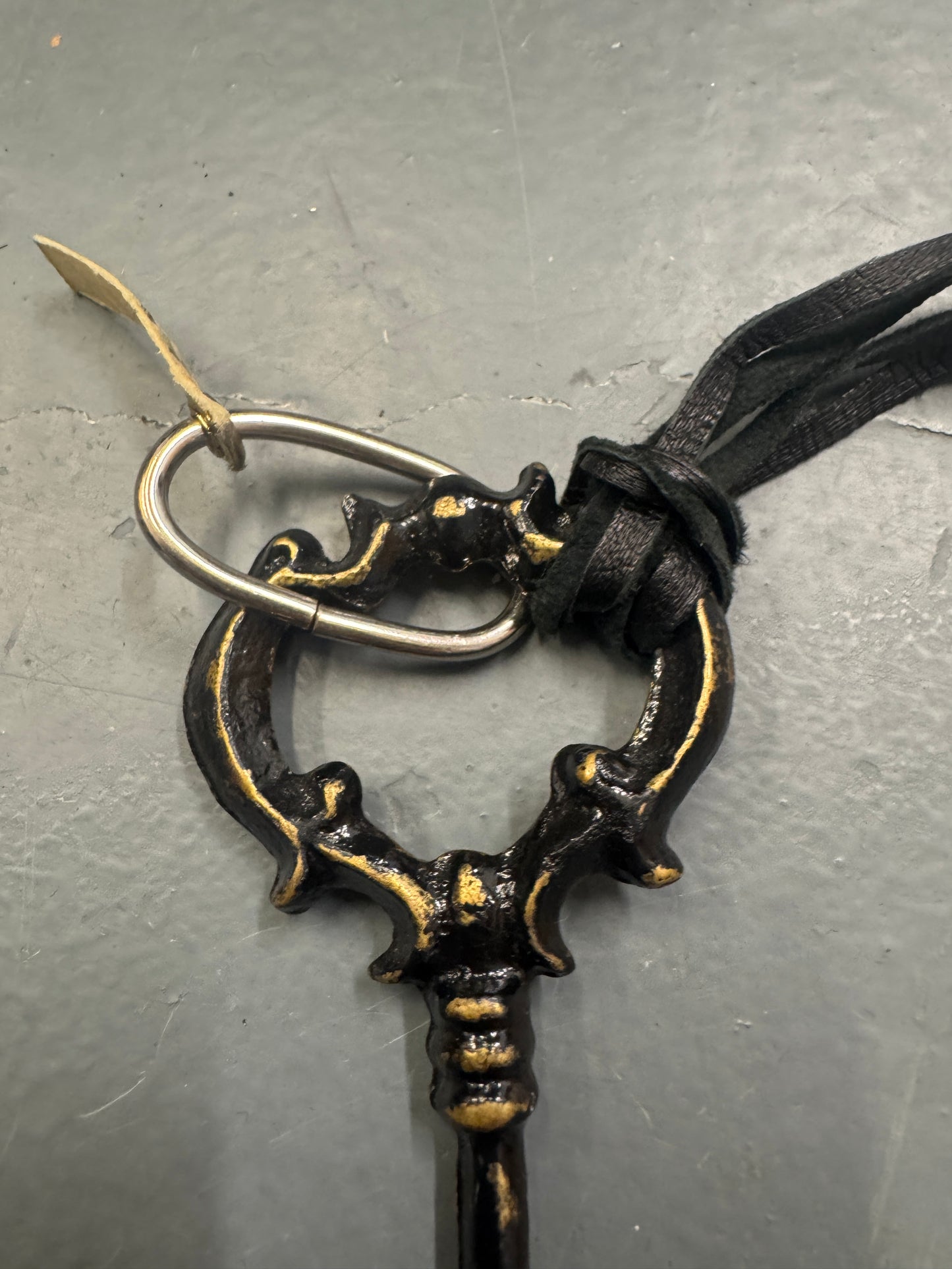 Leroy oversized key attachment