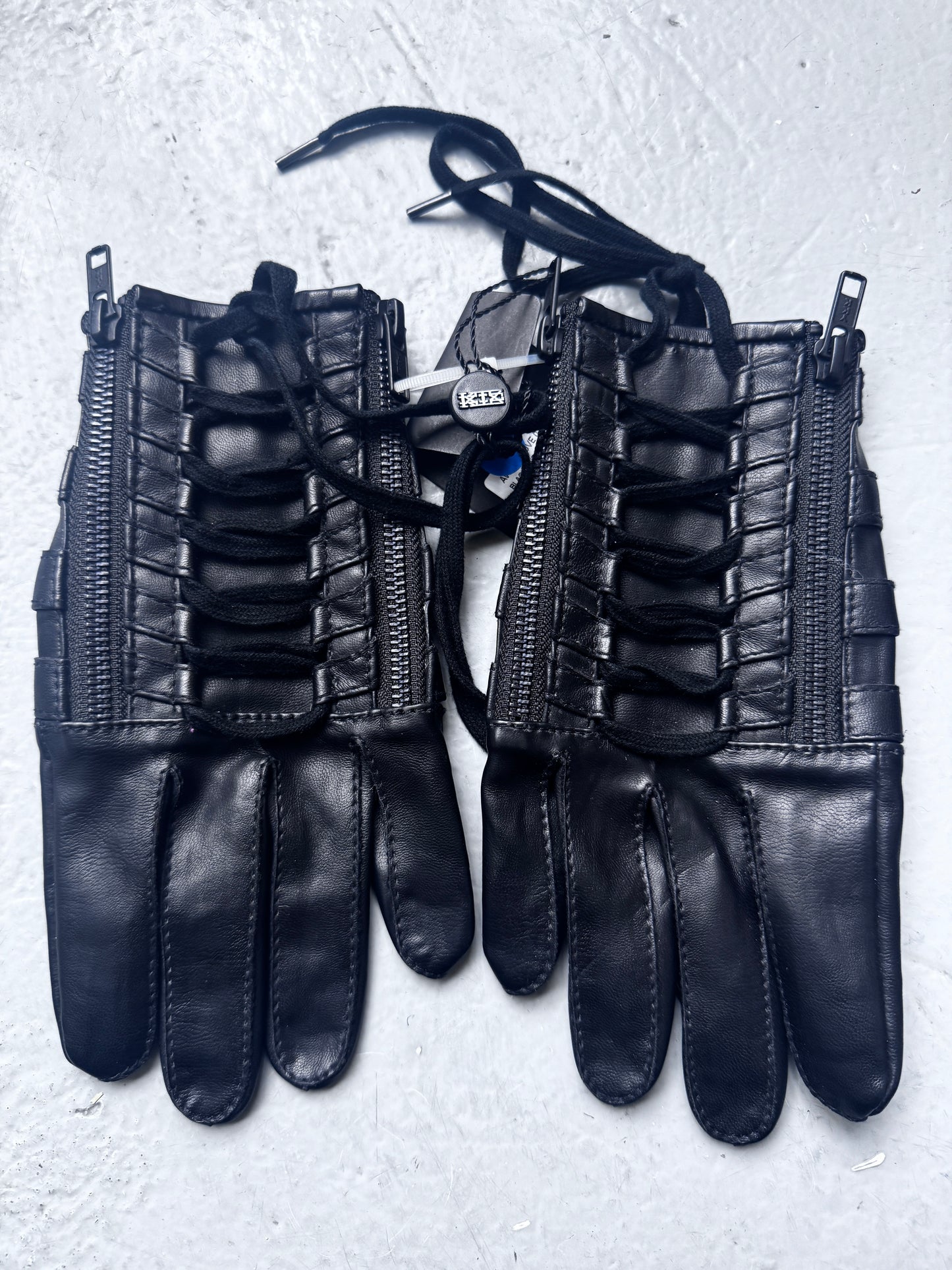 KTZ lace short glove