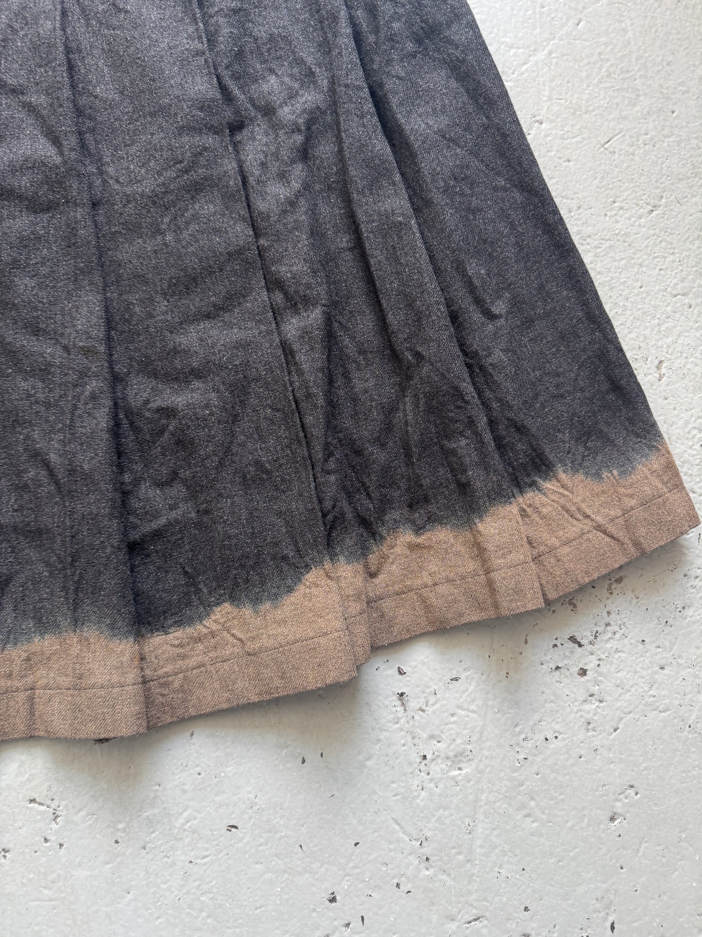 comme des garçons dip bleach wool pleat skirt