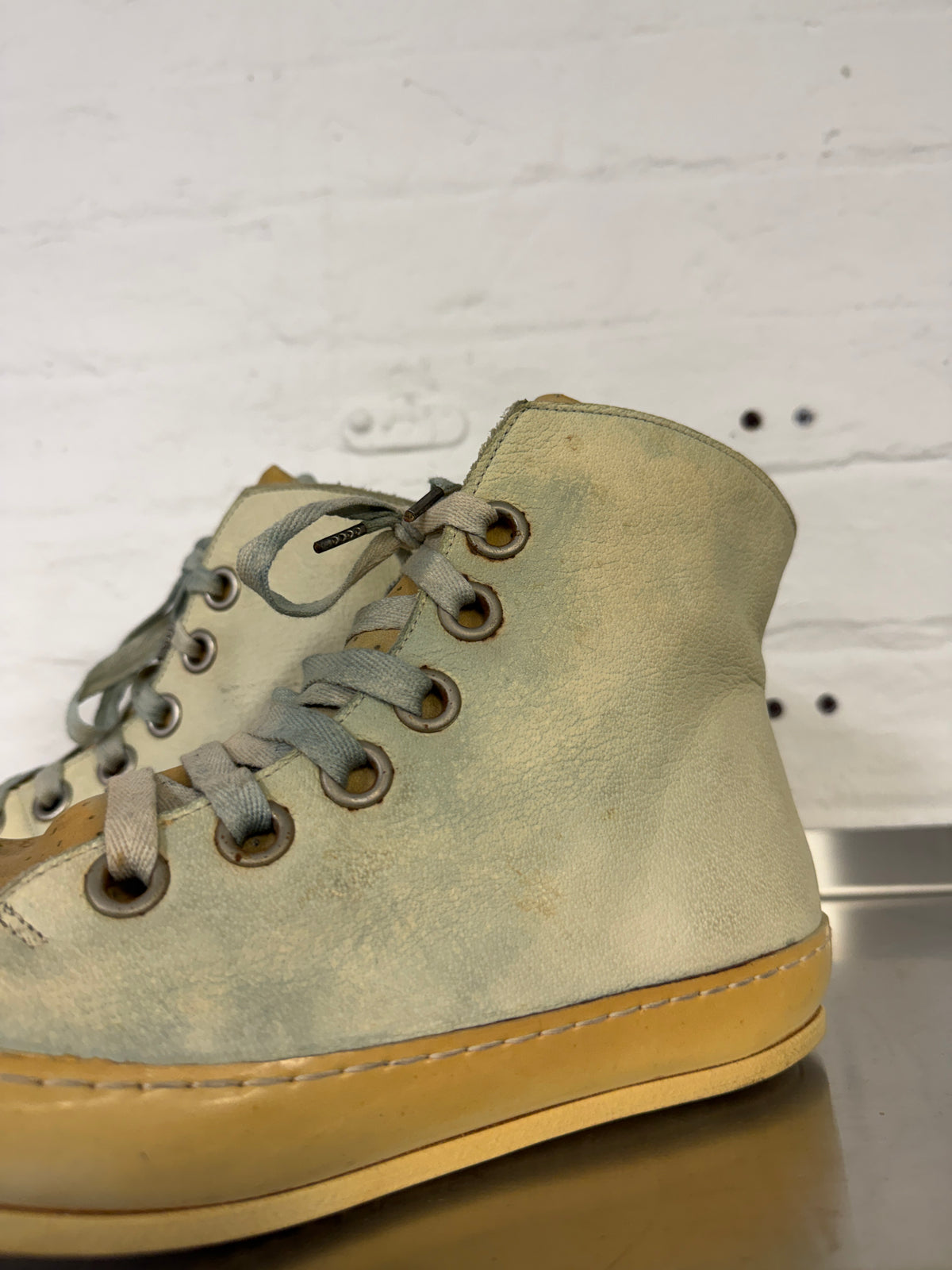 A Diciannoveventitre (A1923) Perforated Horse Tongue Leather Curved Toe Sneaker Boot (42)