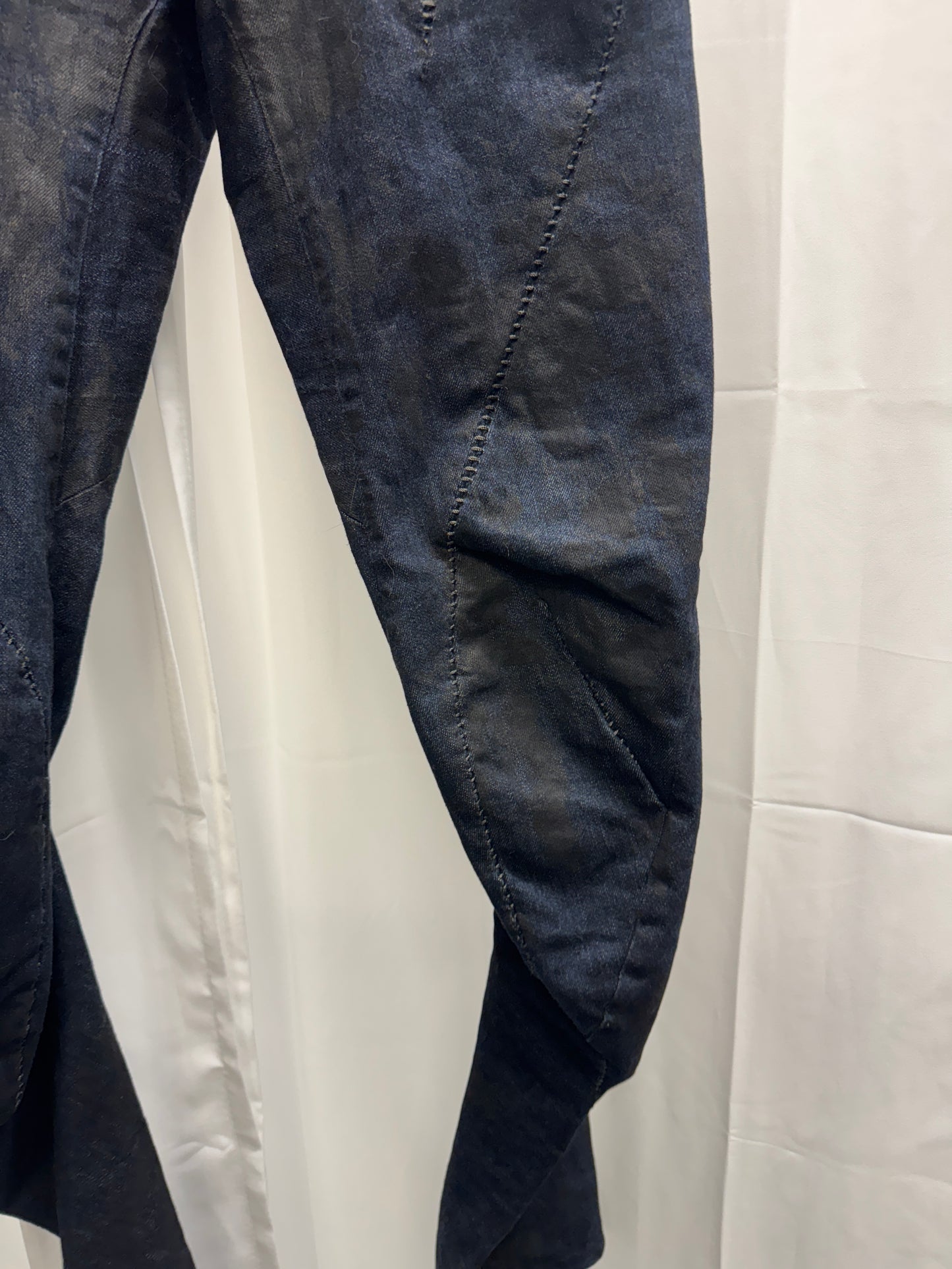 D.Hygen Twist Cut Overlocked Oil Jeans