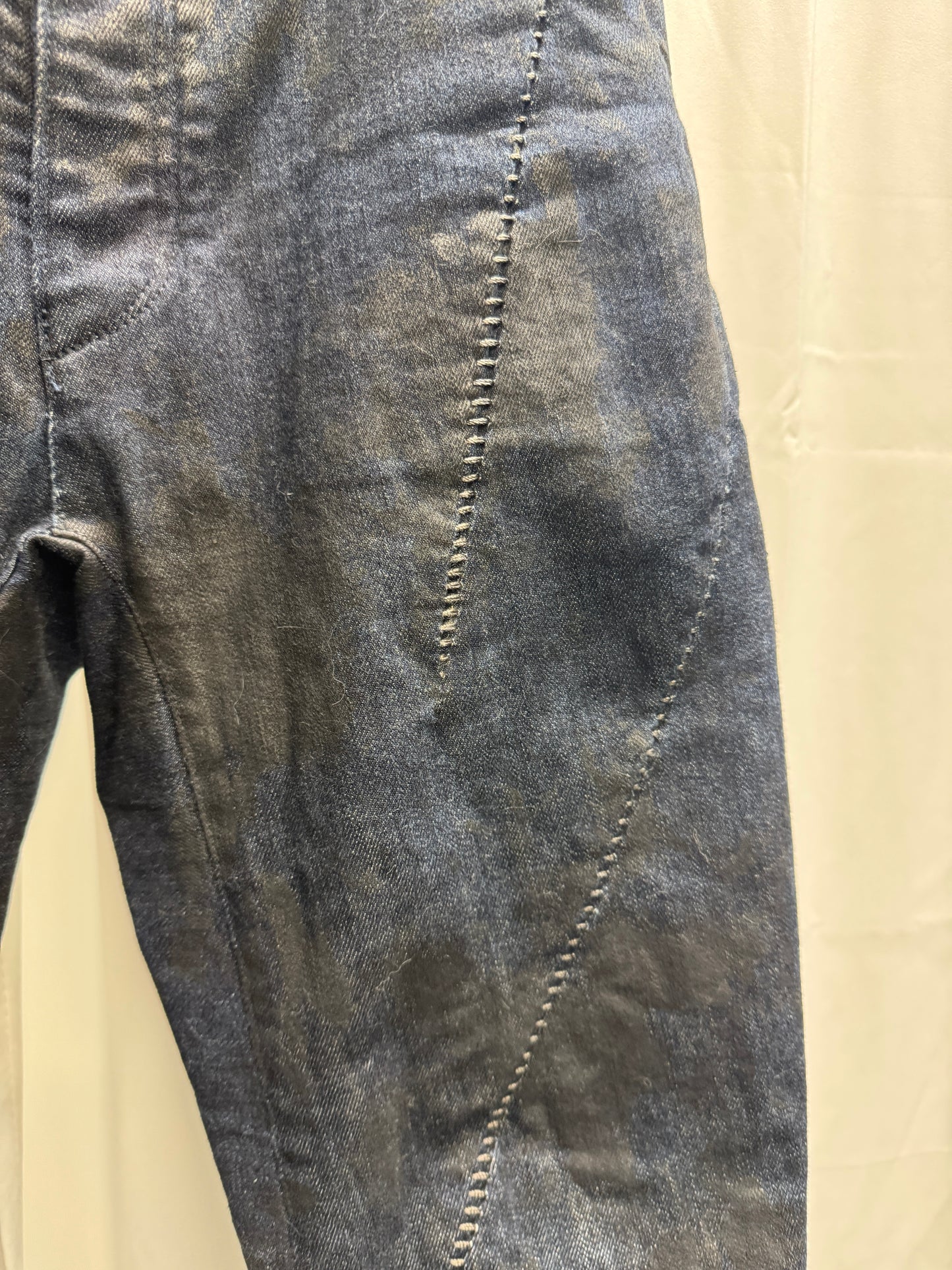 D.Hygen Twist Cut Overlocked Oil Jeans