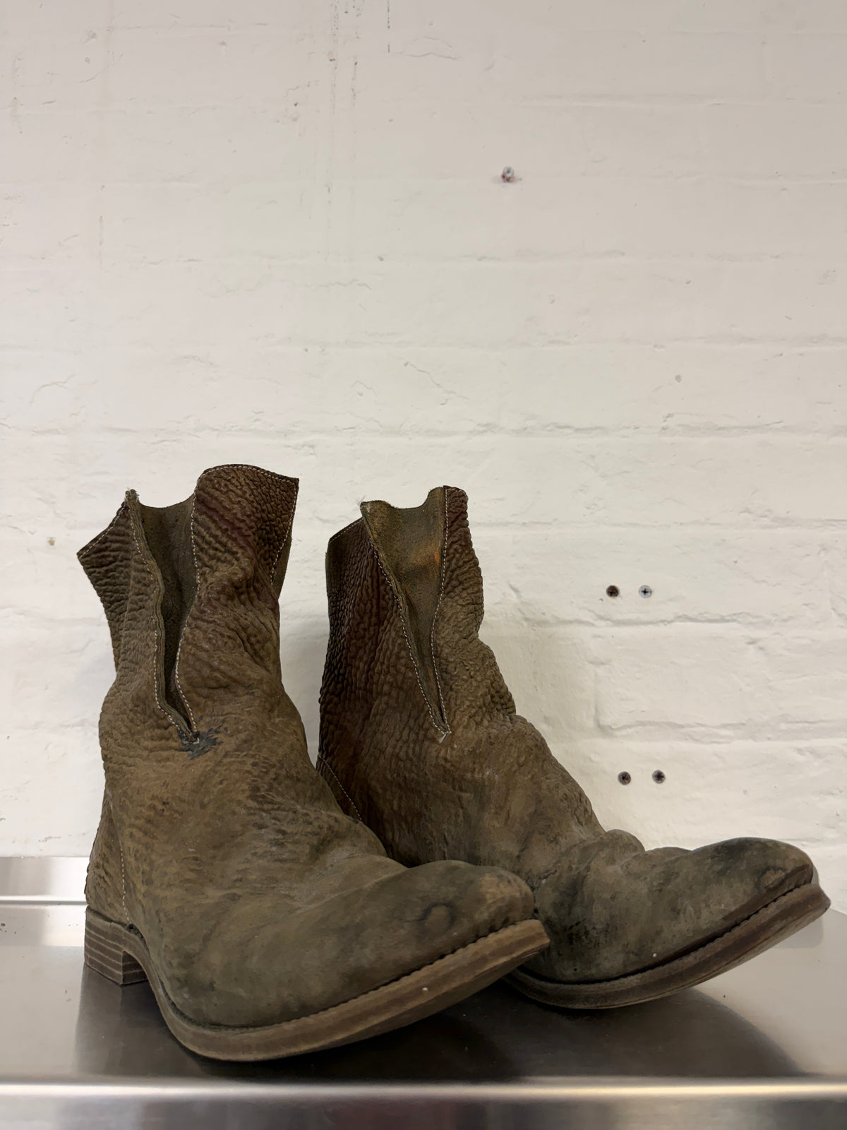A Diciannoveventitre (A1923) Textured Leather Slit Boots (42)