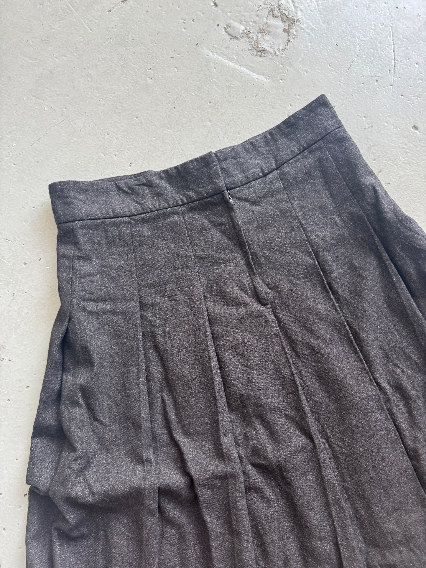 comme des garçons dip bleach wool pleat skirt