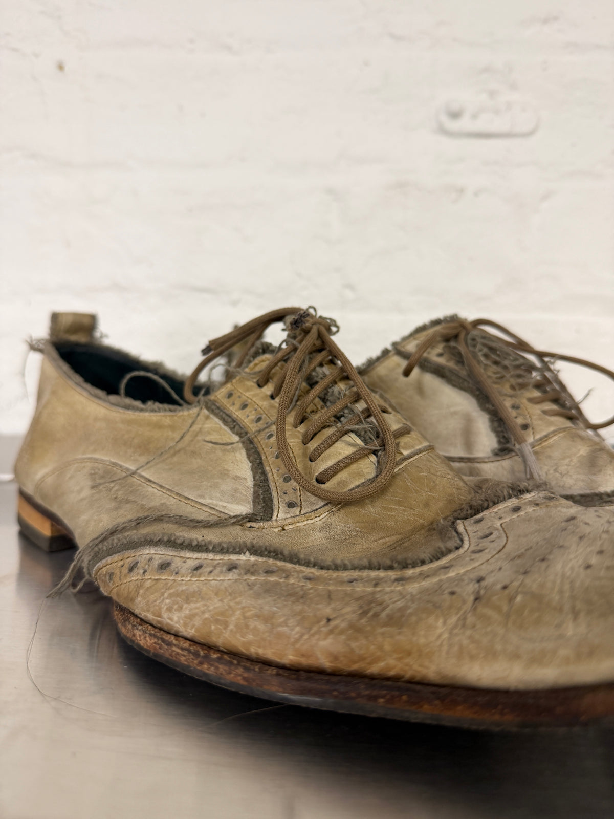 Alfredo Bannister Wingtip Detail Leather Shoes