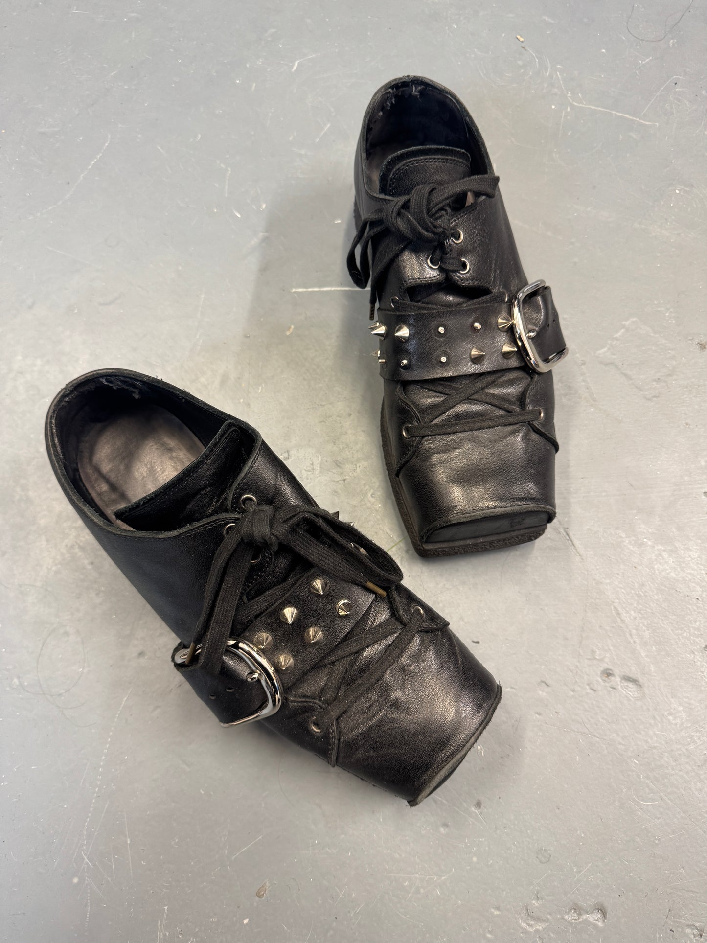 Old Curiosity Shop Platformed Hog Toe Shoe