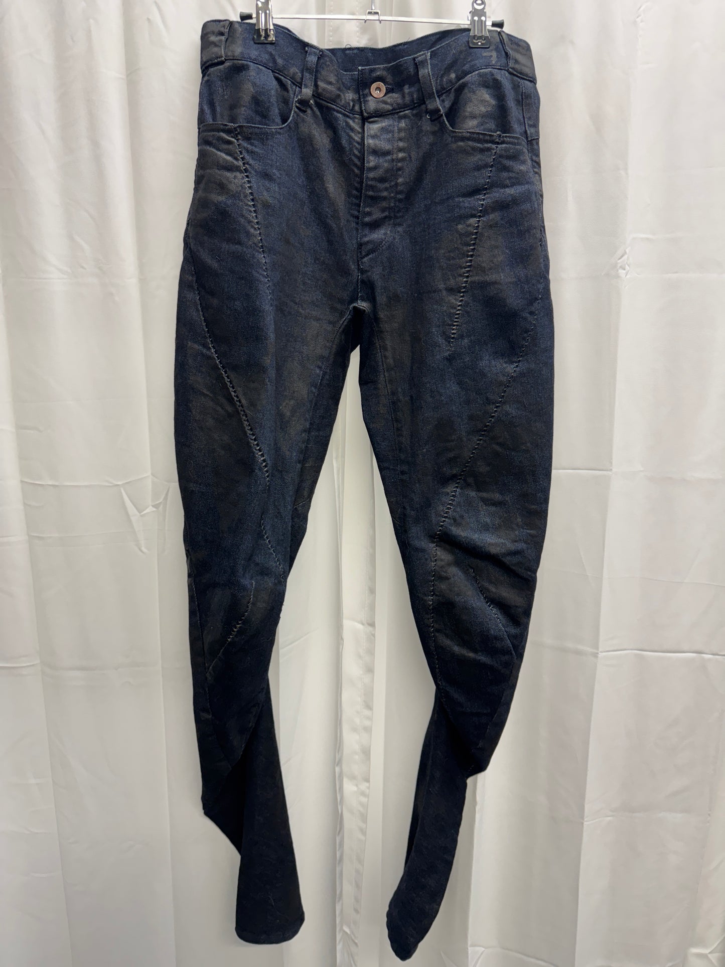 D.Hygen Twist Cut Overlocked Oil Jeans