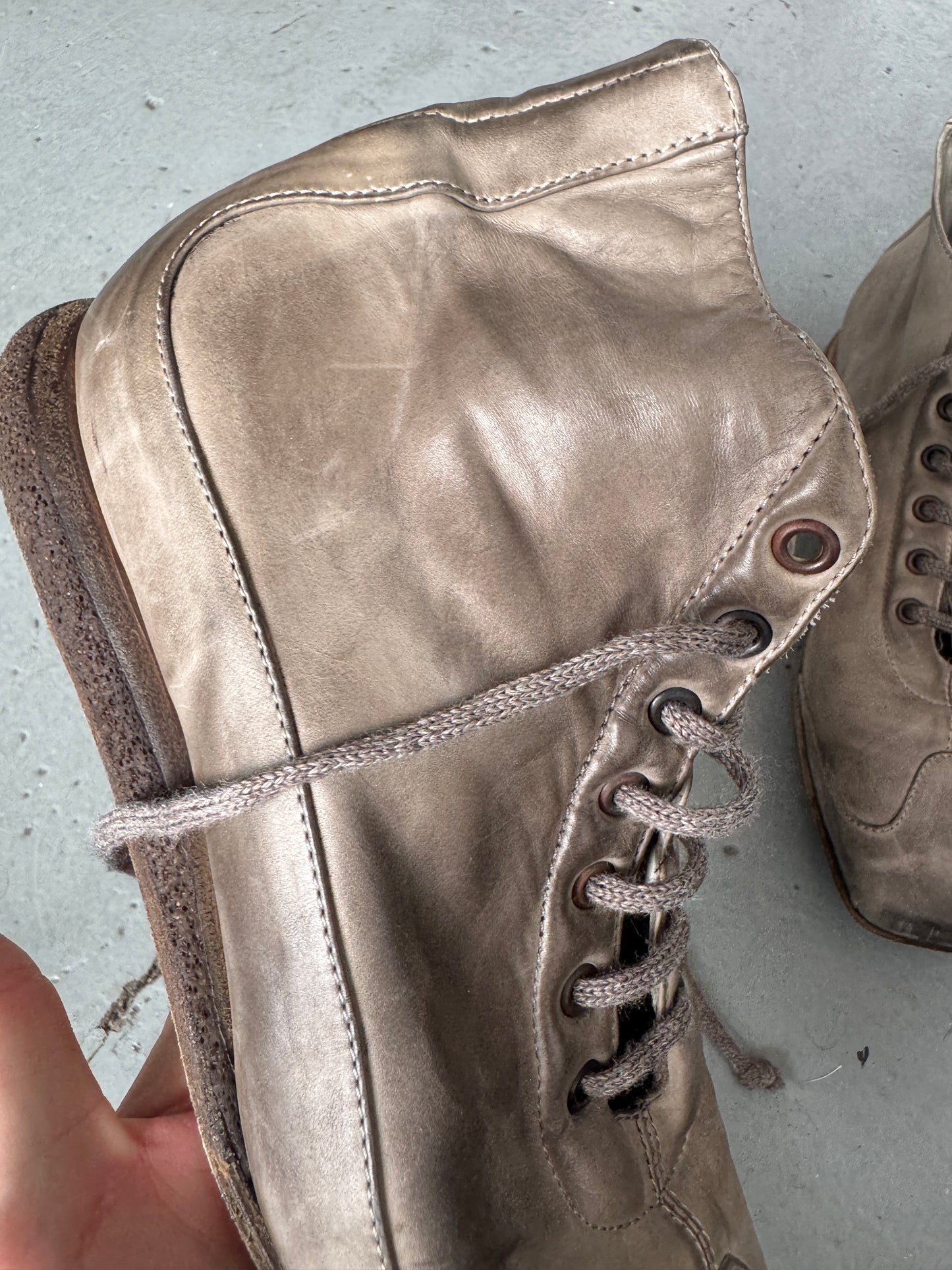 cherevichkiotvichki flat shark head leather shoes