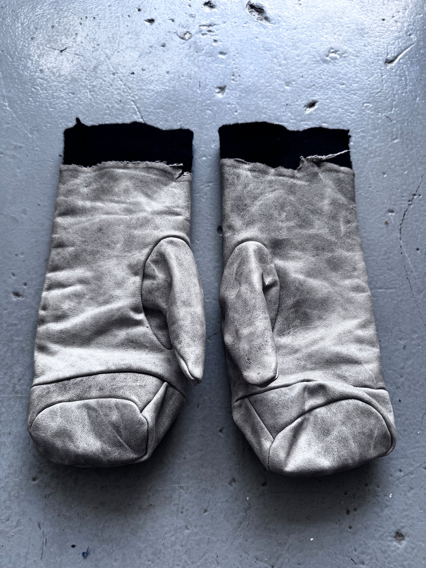 Alexander Fielden Moulded leather gloves