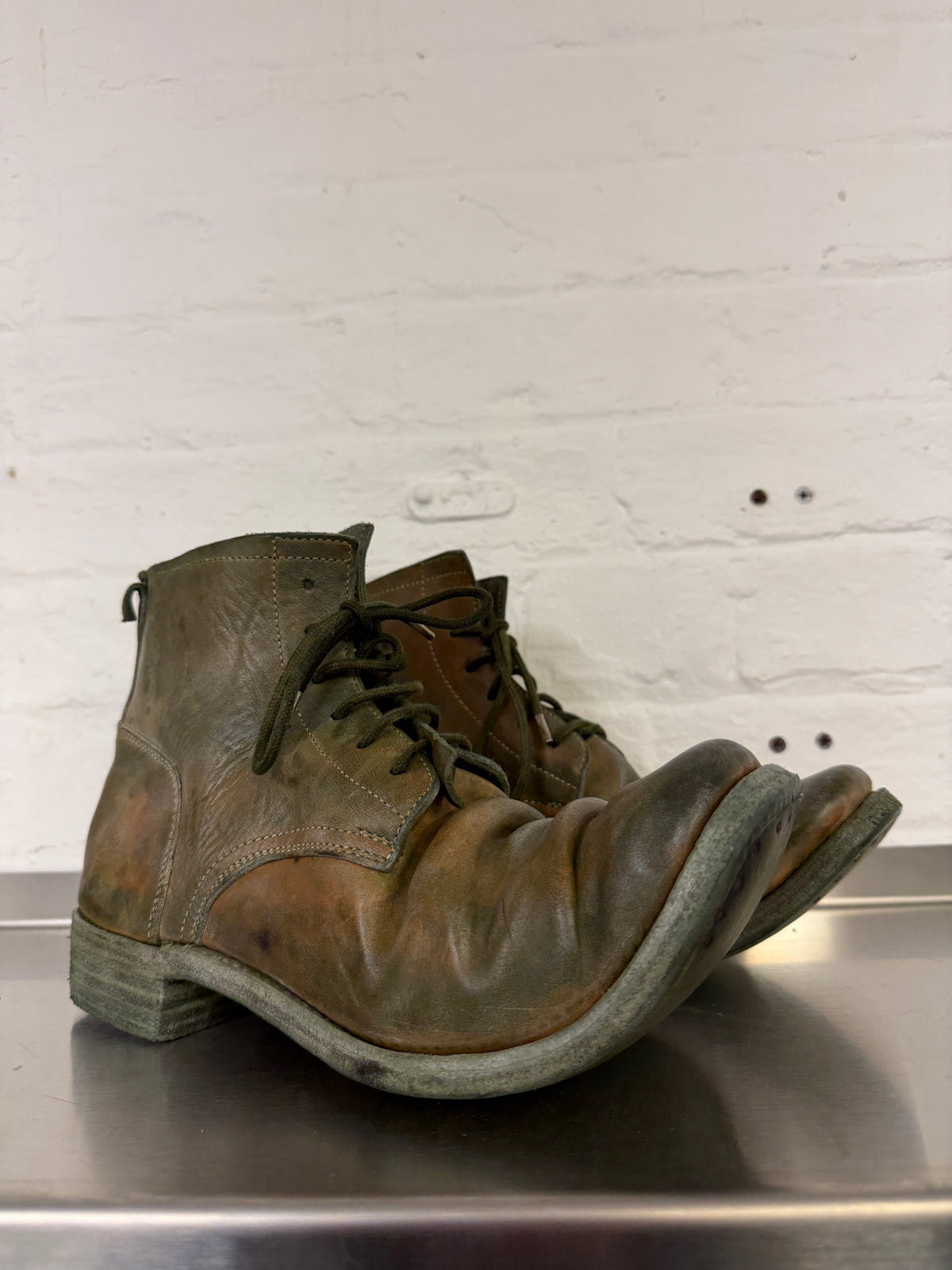 Augusta A1923 Curved Toe Veined Horse Leather Boots