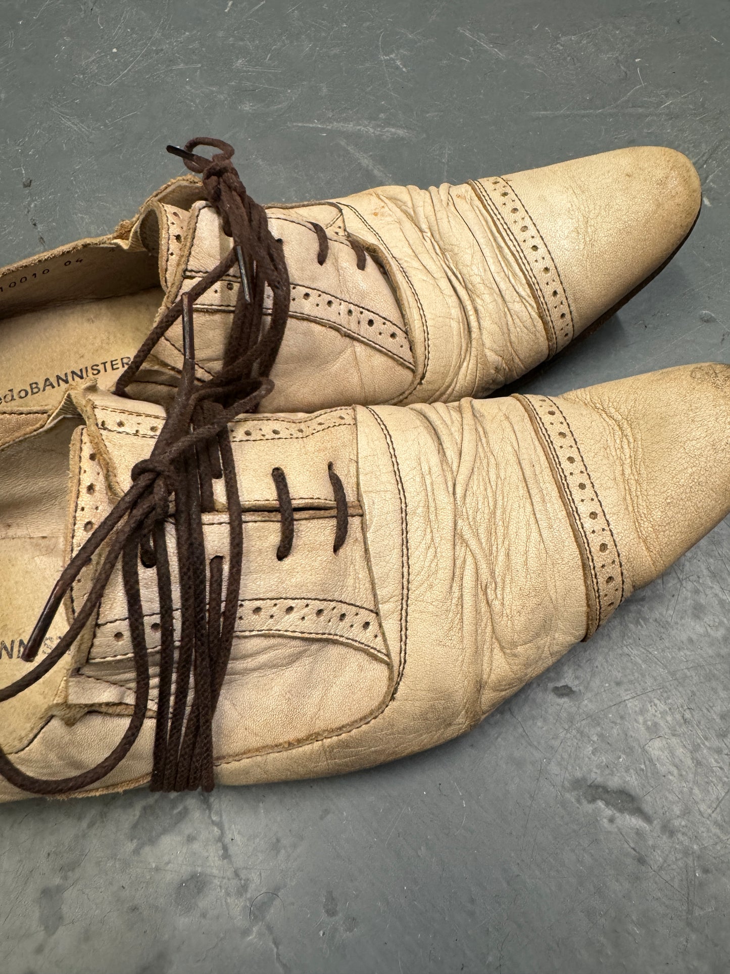 Alfredo Bannister Wrap Lace Leather Shoe