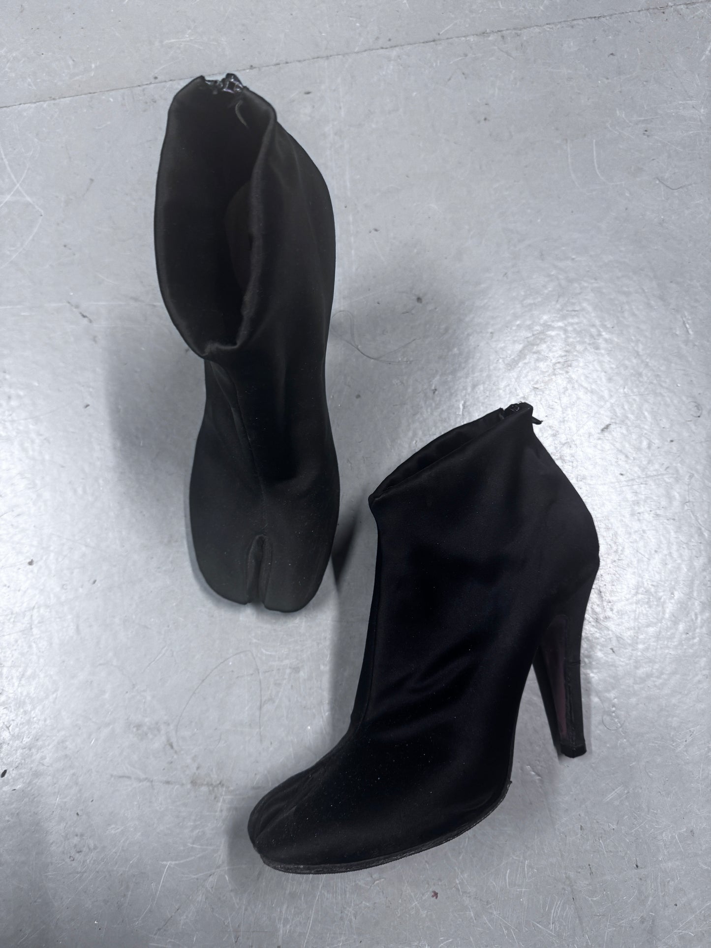 Maison Margiela Satin Tabi Heel