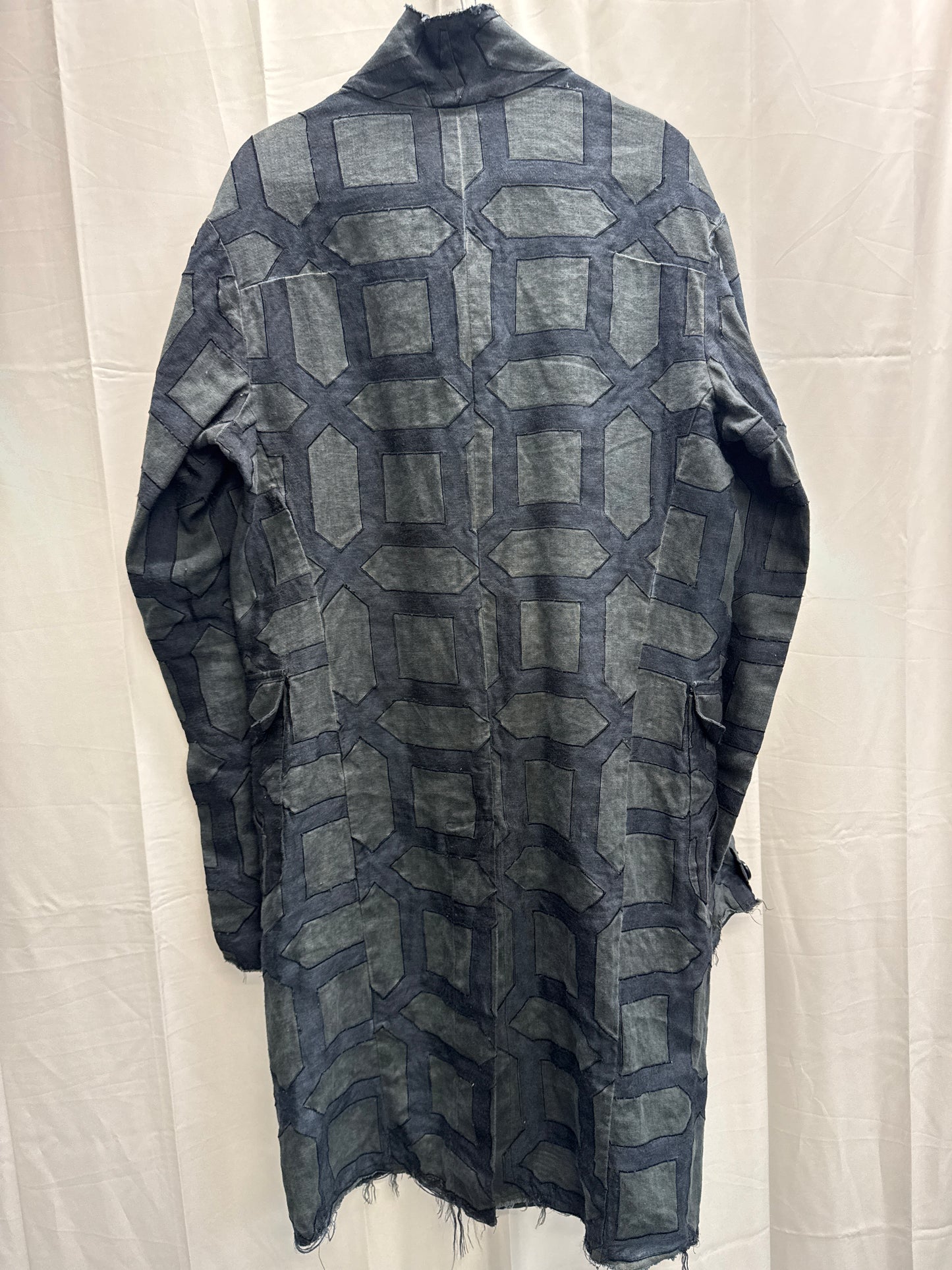 zam barrett patterned curve sleeve coat