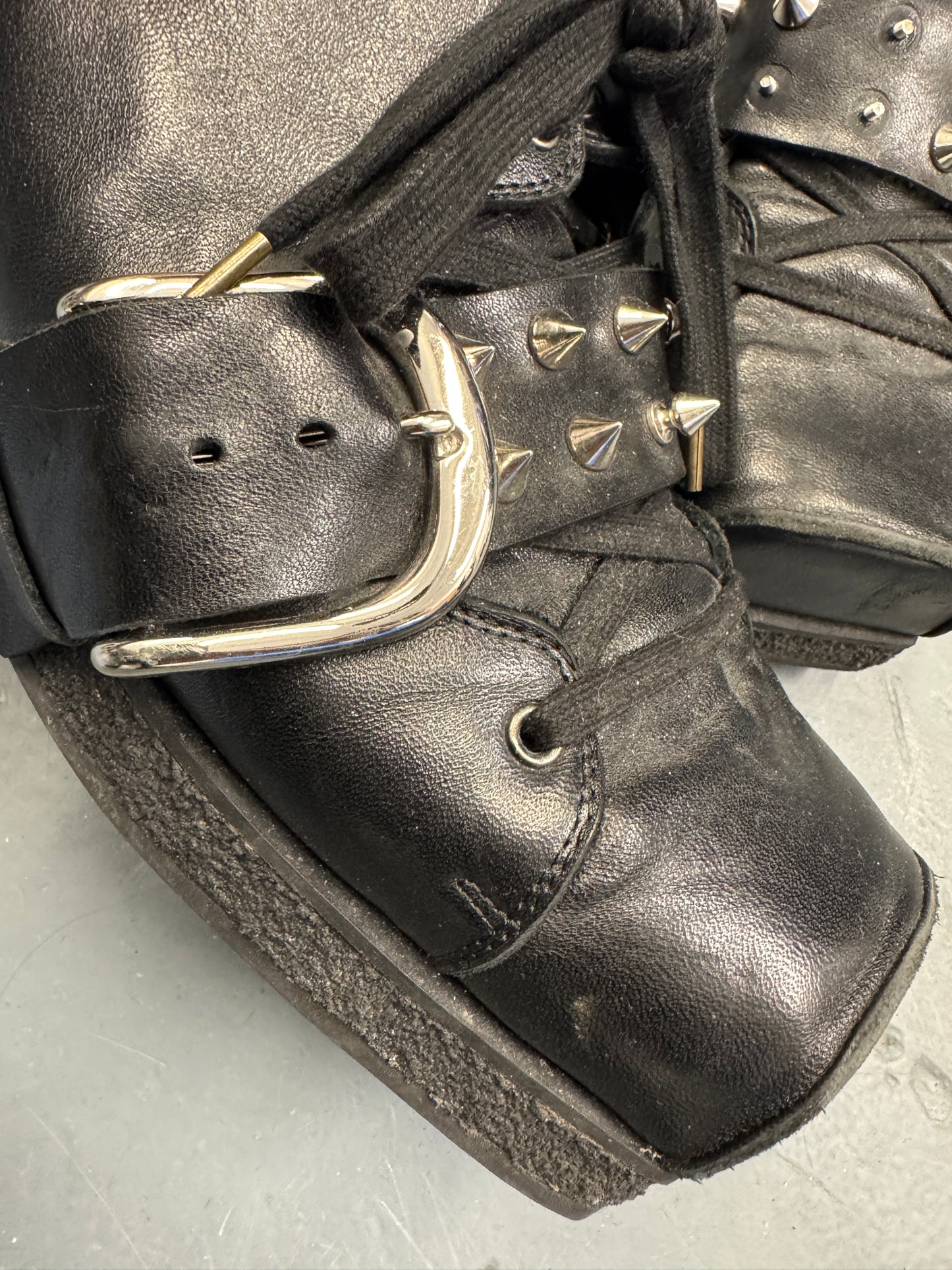 Old Curiosity Shop Platformed Hog Toe Shoe