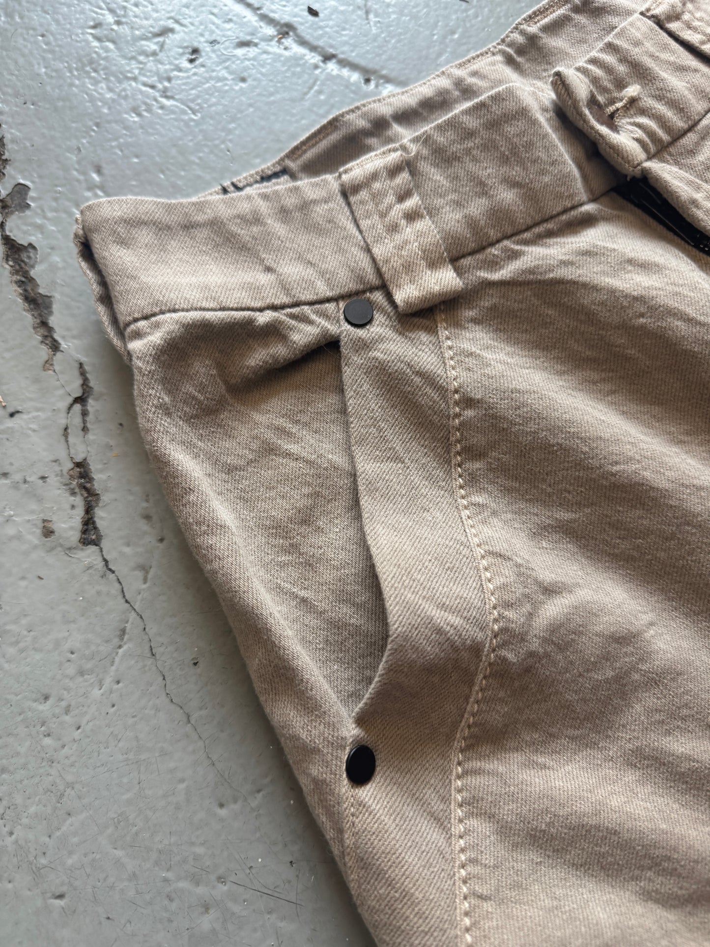 devoa twist seam flap pocket trouser
