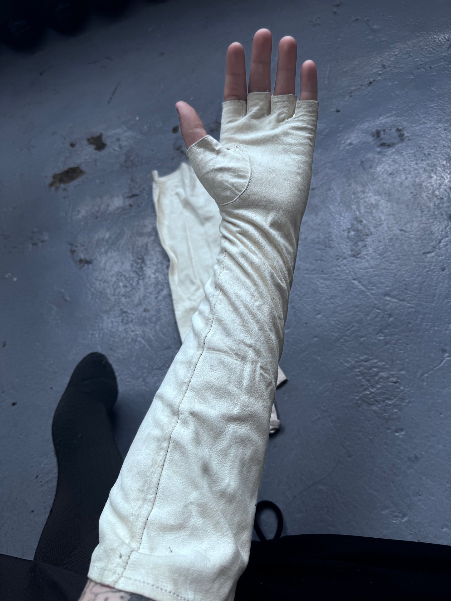 KTZ Suede Long Glove