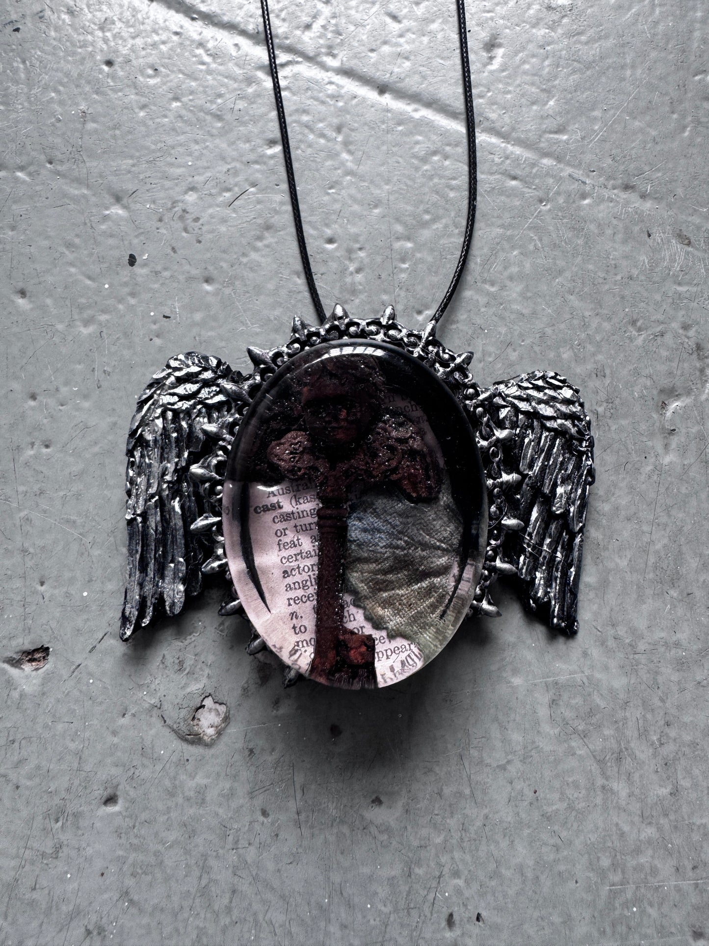 virtumore wing necklace