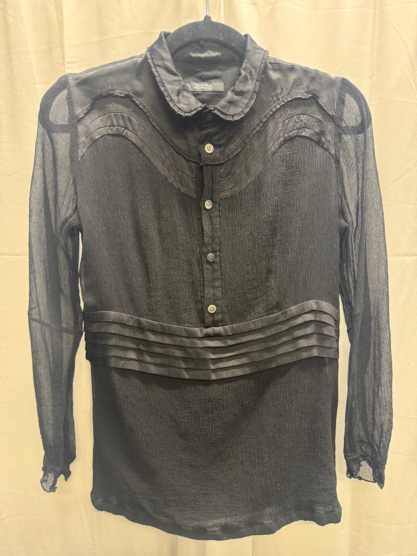 undercover pleat buttoned lightweight collared top