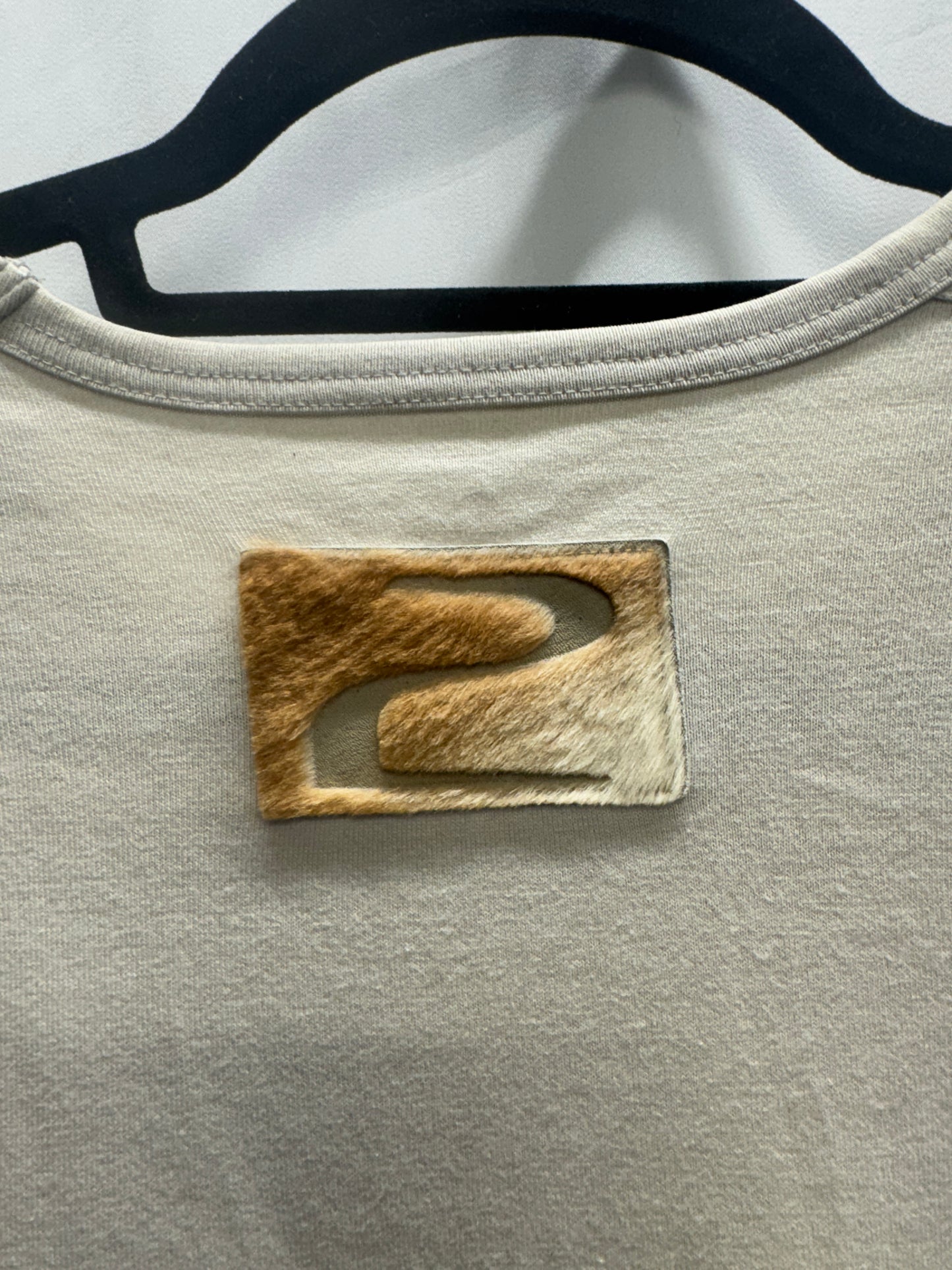 beauty:beast shoulder stripe fur tab top