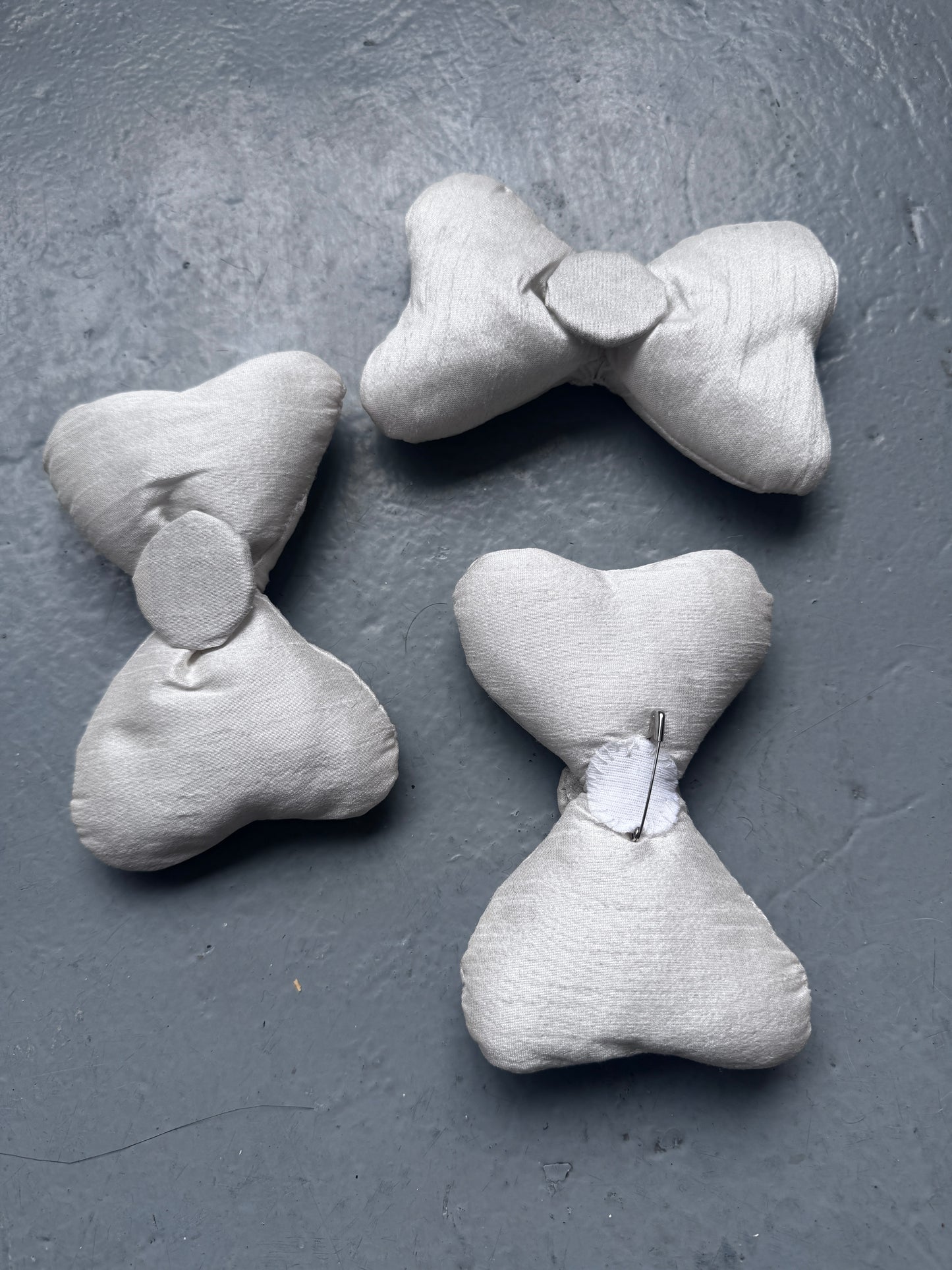 fff fin forsyth stuffed ribbon pins