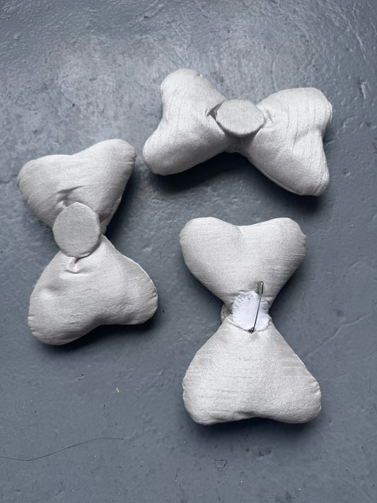 fff fin forsyth stuffed ribbon pins