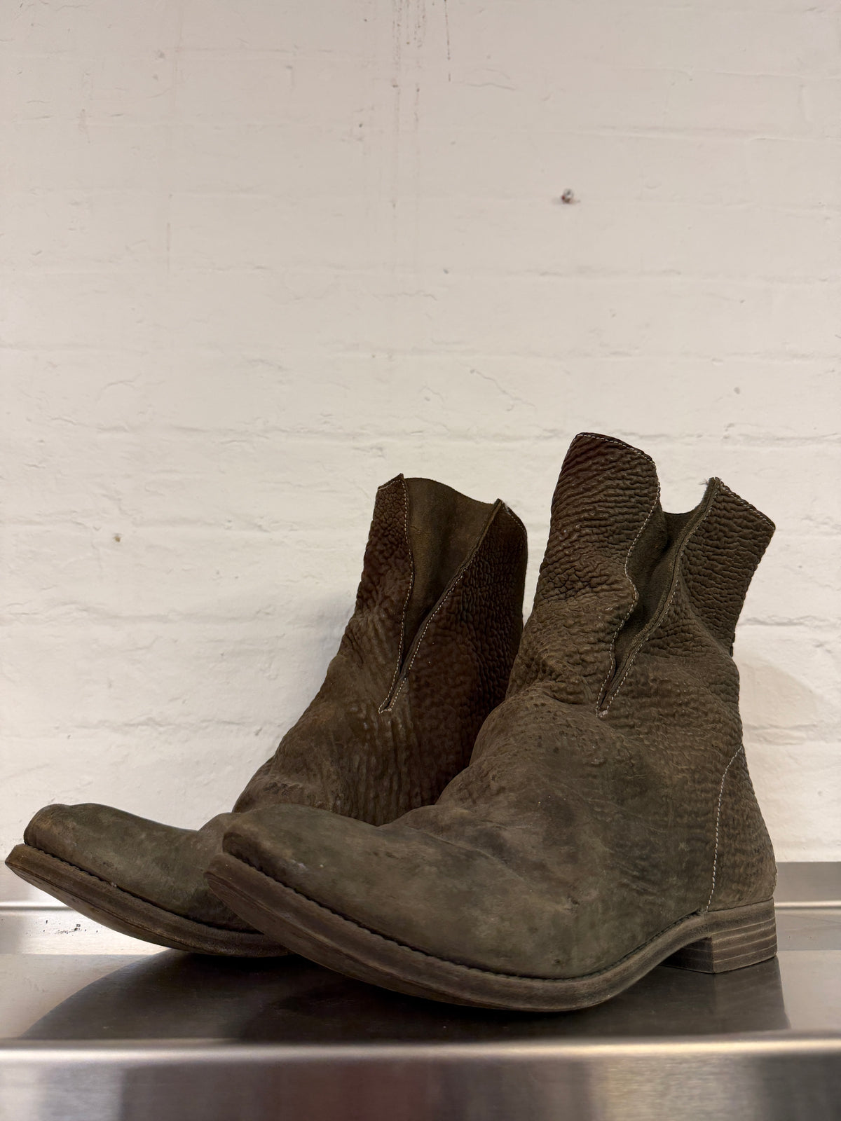 A Diciannoveventitre (A1923) Textured Leather Slit Boots (42)