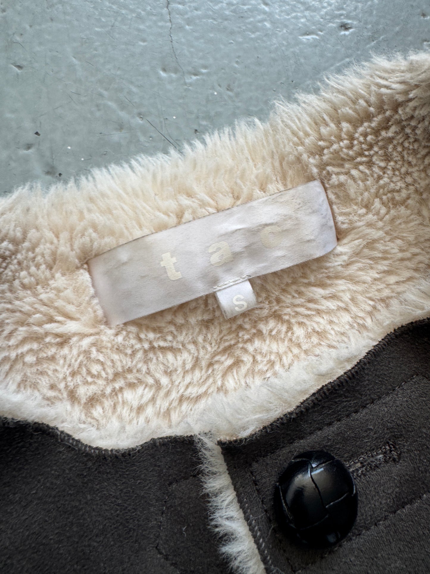 tao cdg shearling knit sleeve buttoned jacket