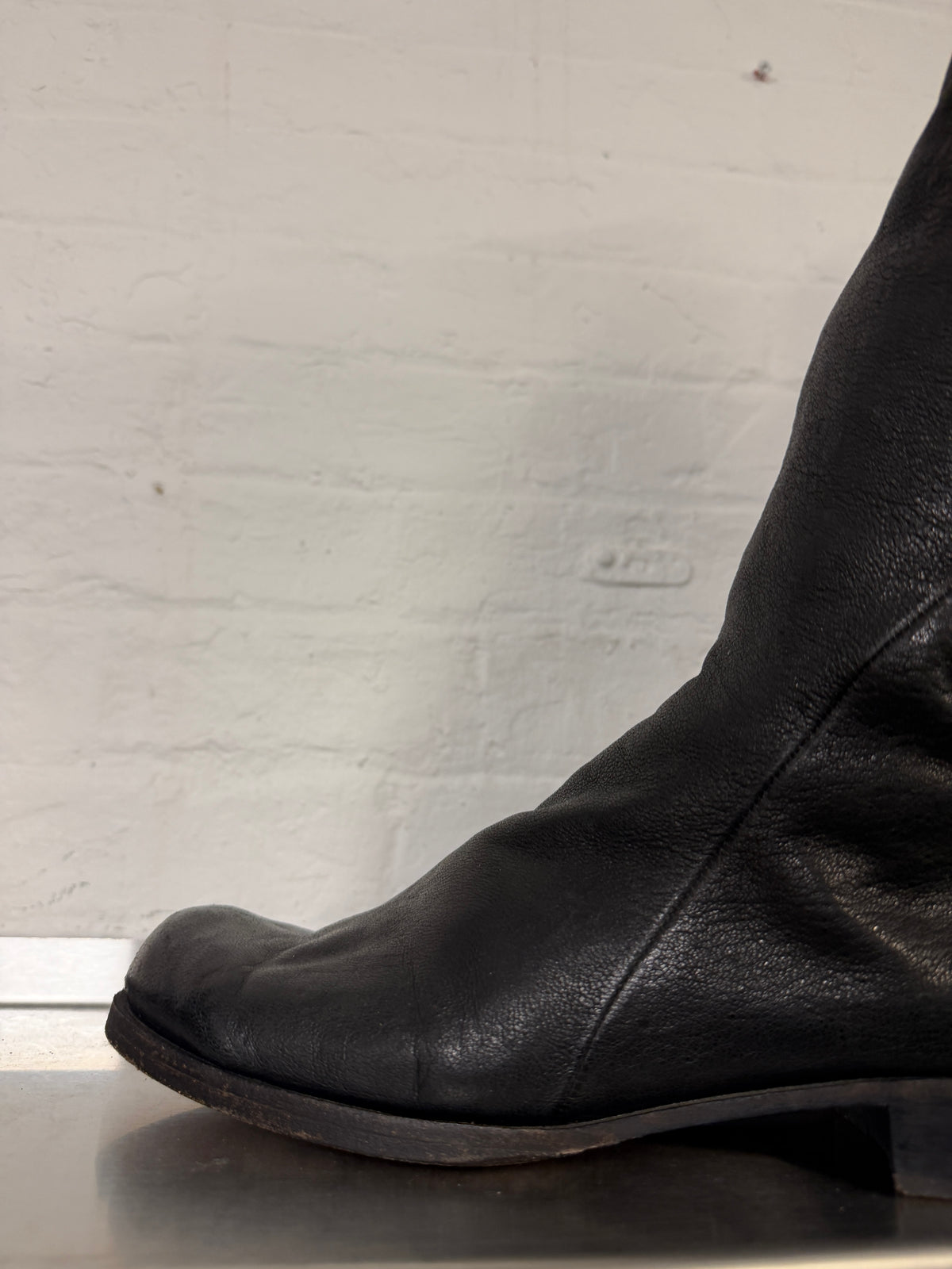 Obscur Spiral Zip Stretch Lambskin Knee High Boots (43)