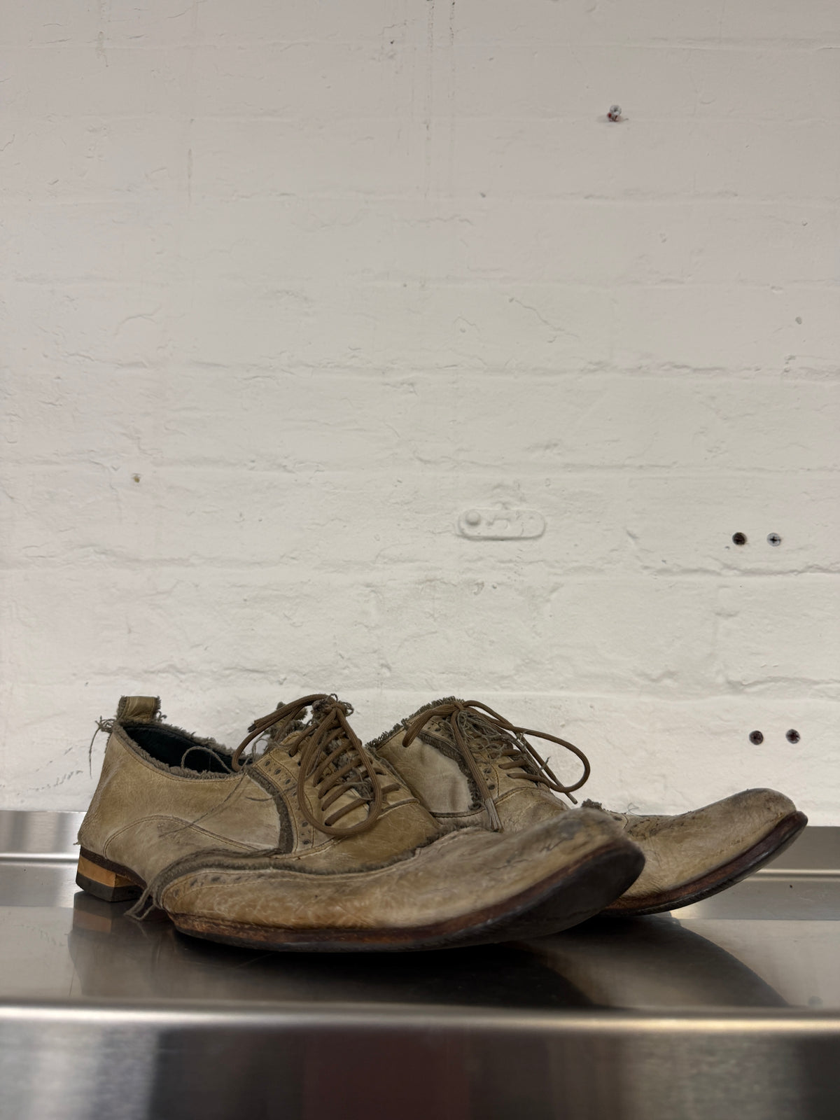 Alfredo Bannister Wingtip Detail Leather Shoes