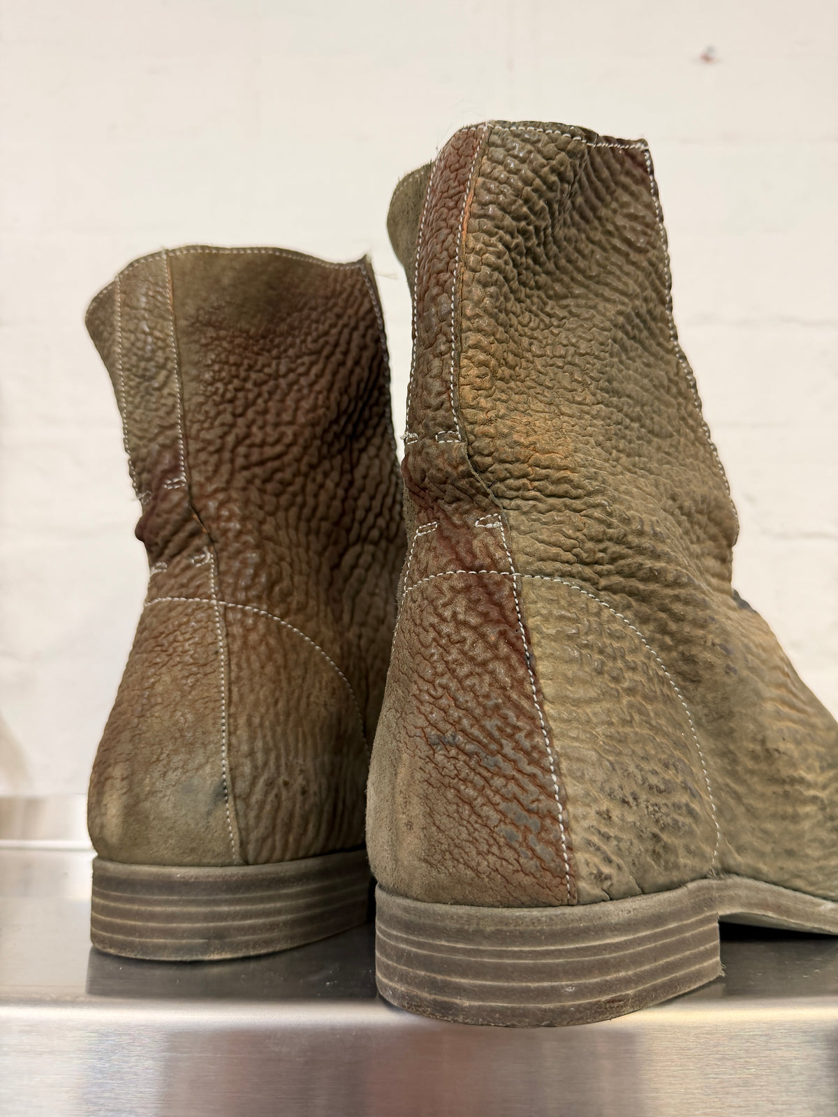 A Diciannoveventitre (A1923) Textured Leather Slit Boots (42)