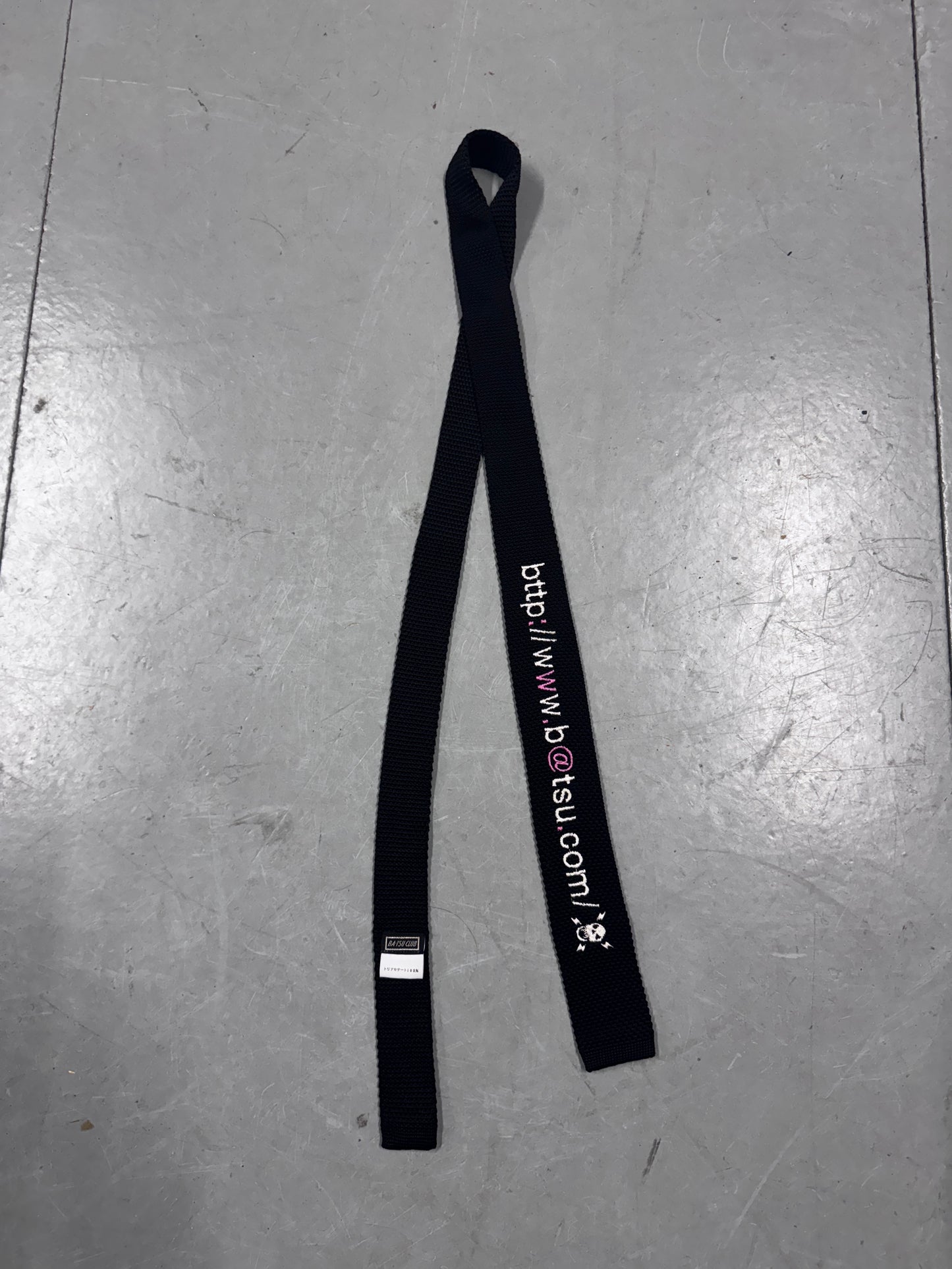 ba-tsu skull tie