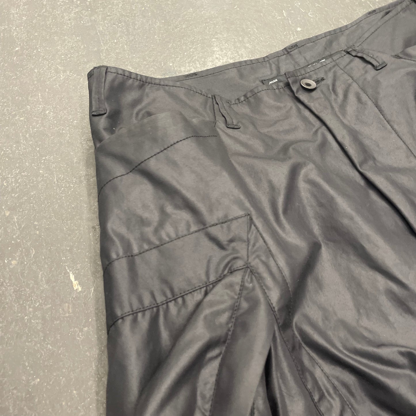 Julius AW22 Mega Leg Gas Mask Cargo Pants