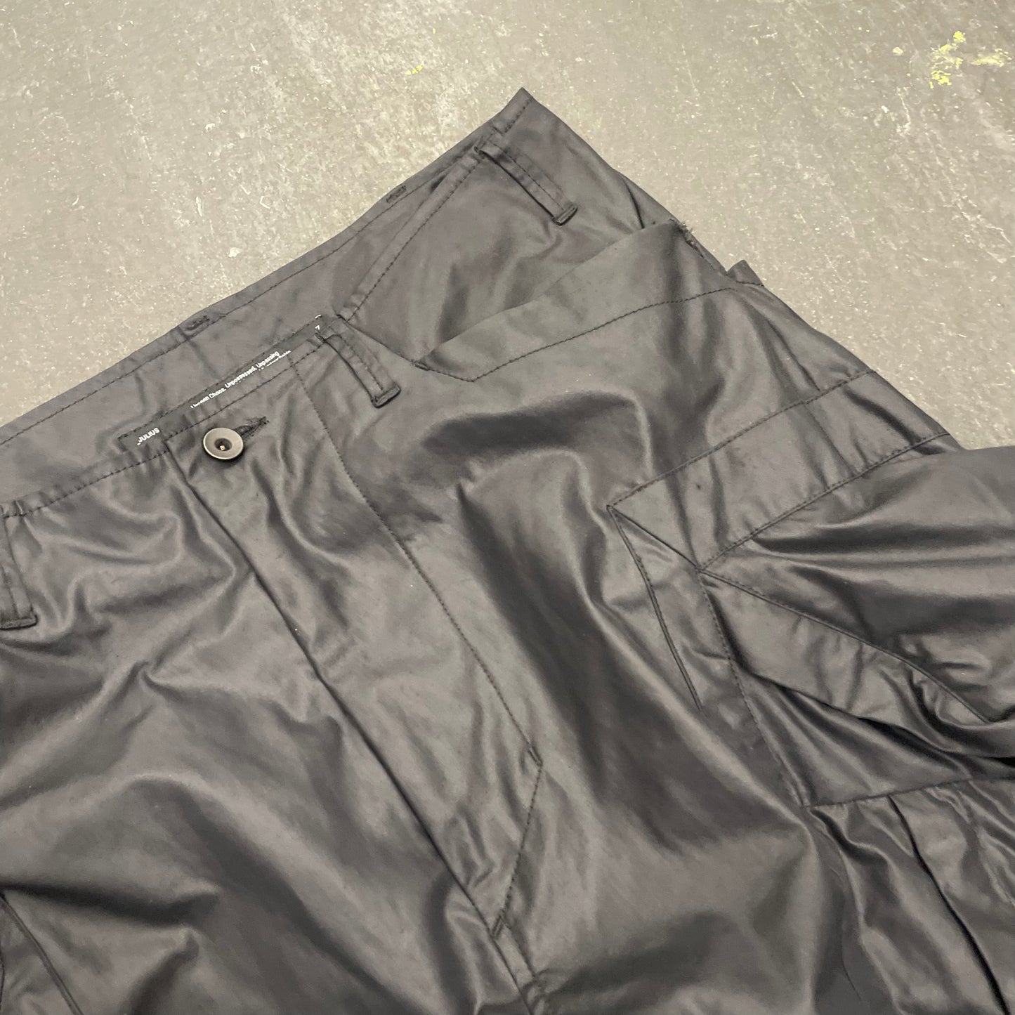 Julius AW22 Mega Leg Gas Mask Cargo Pants