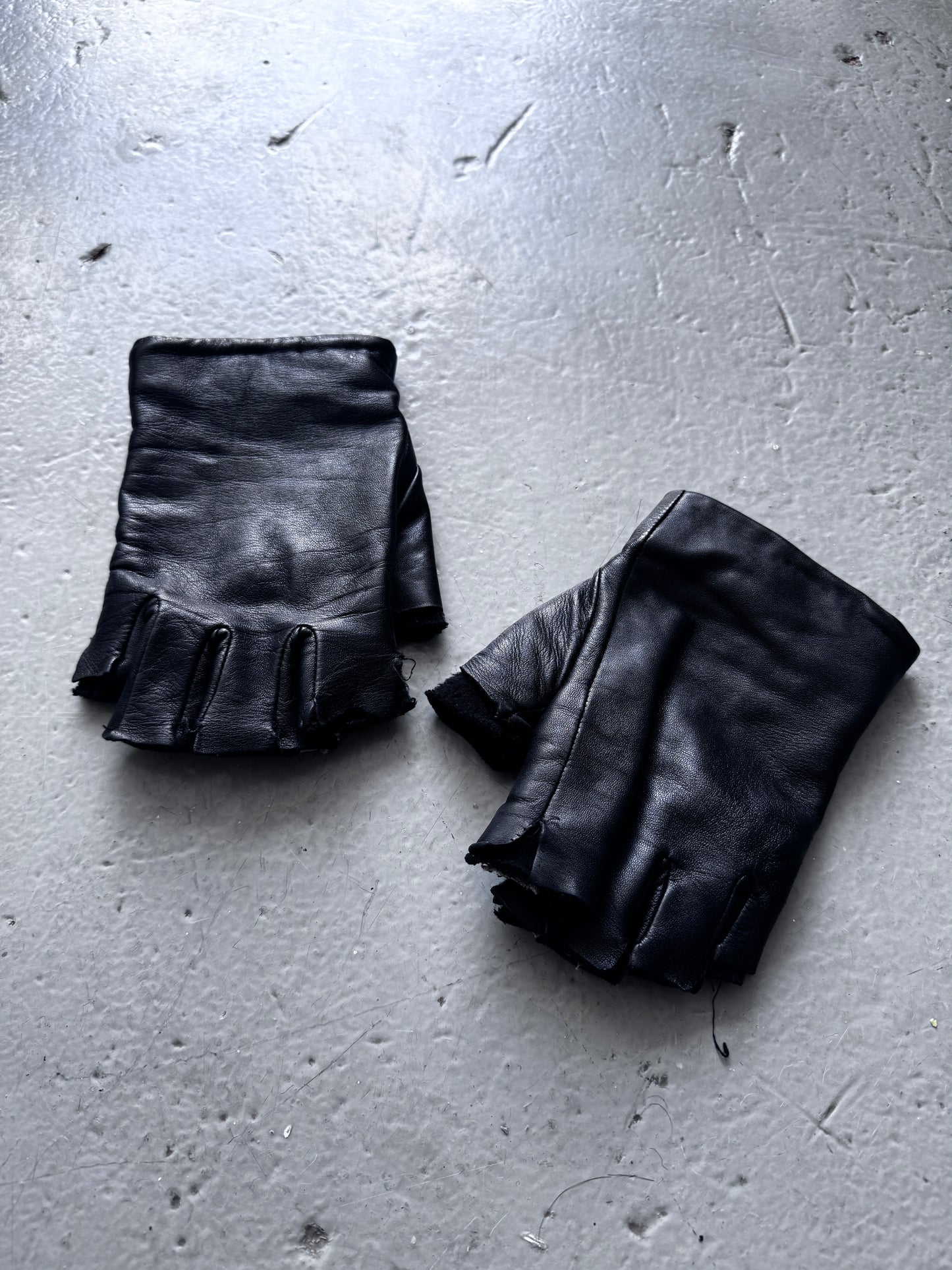 Hybrid Lambskin + Knit Cutoff Glove