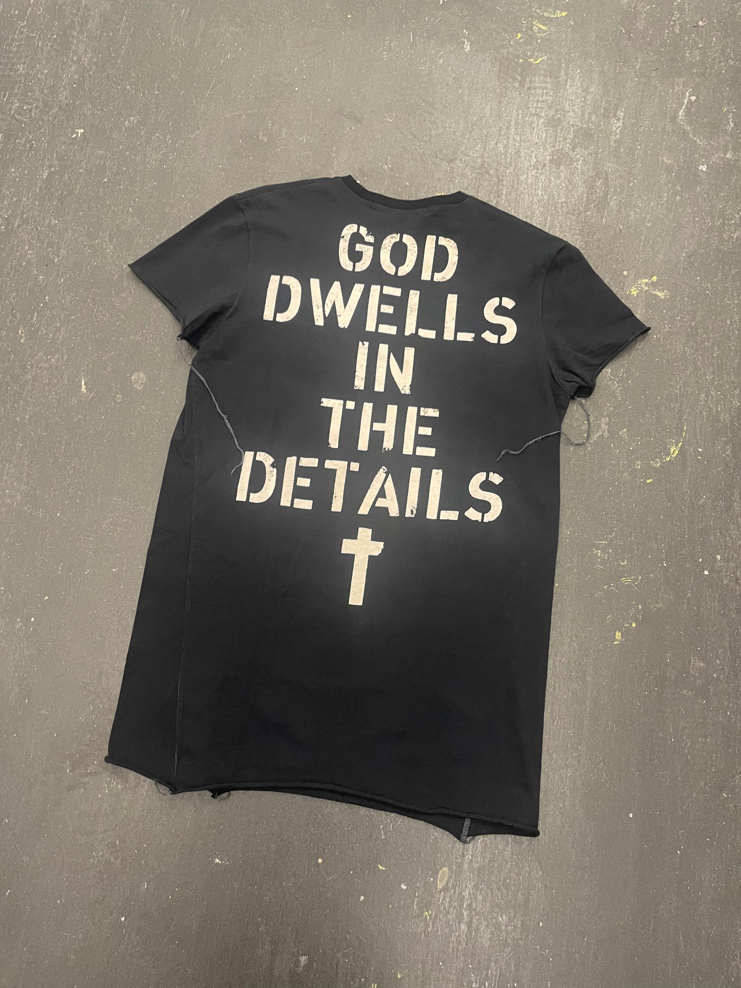 Gene Par Cross Overlock God Tee