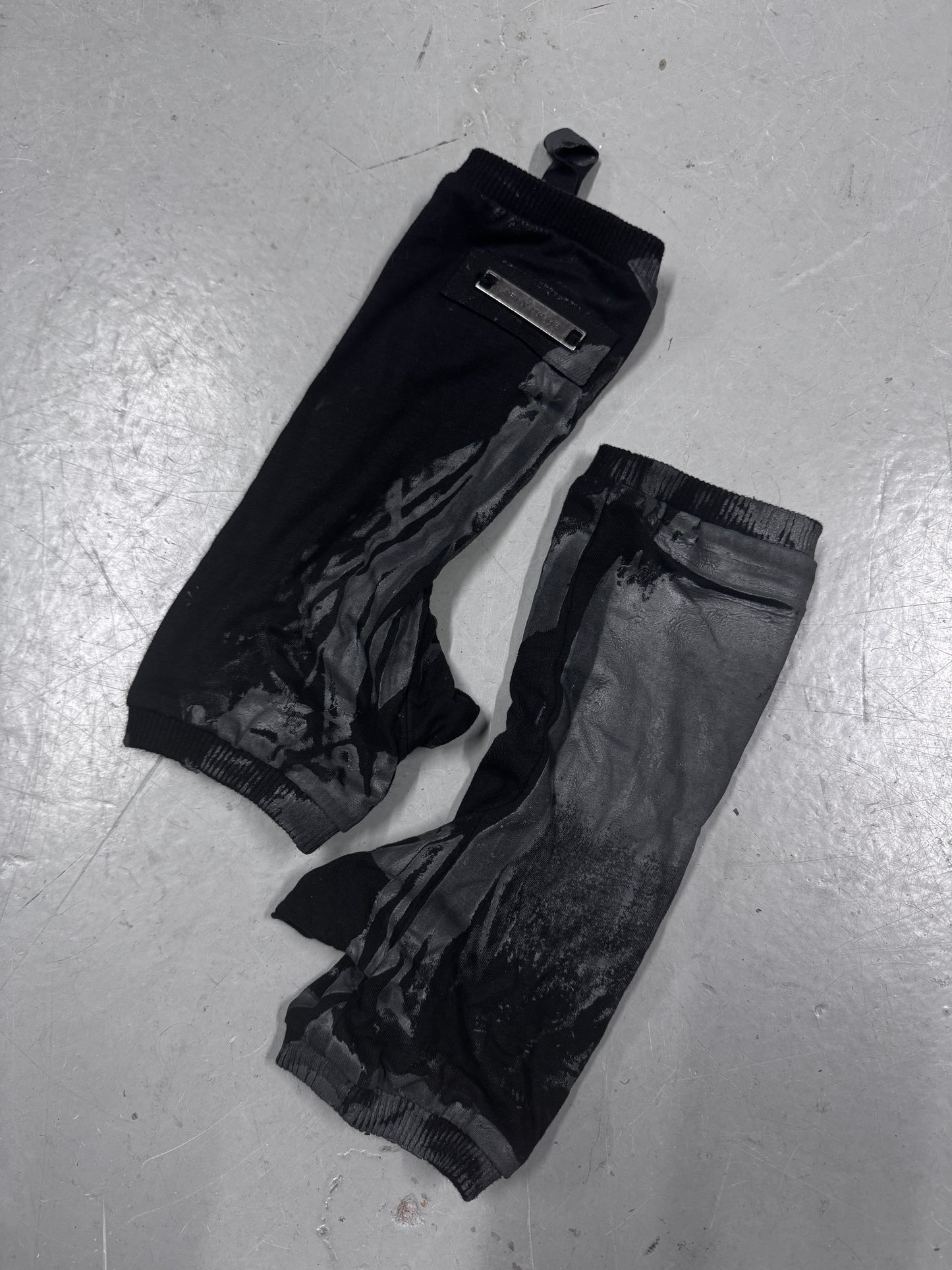 Army Of Me Puff Drip Gloves
