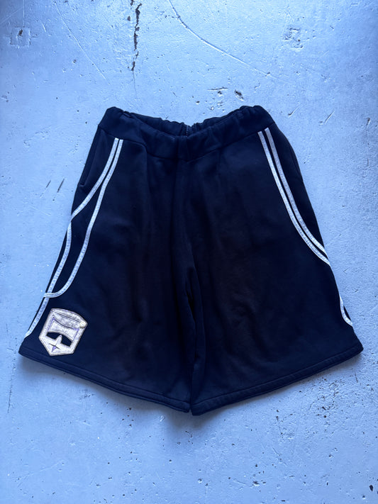 serroit wide patched jogger short 1of1