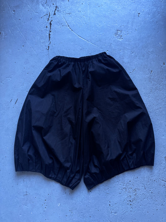 pinch pleated wide short